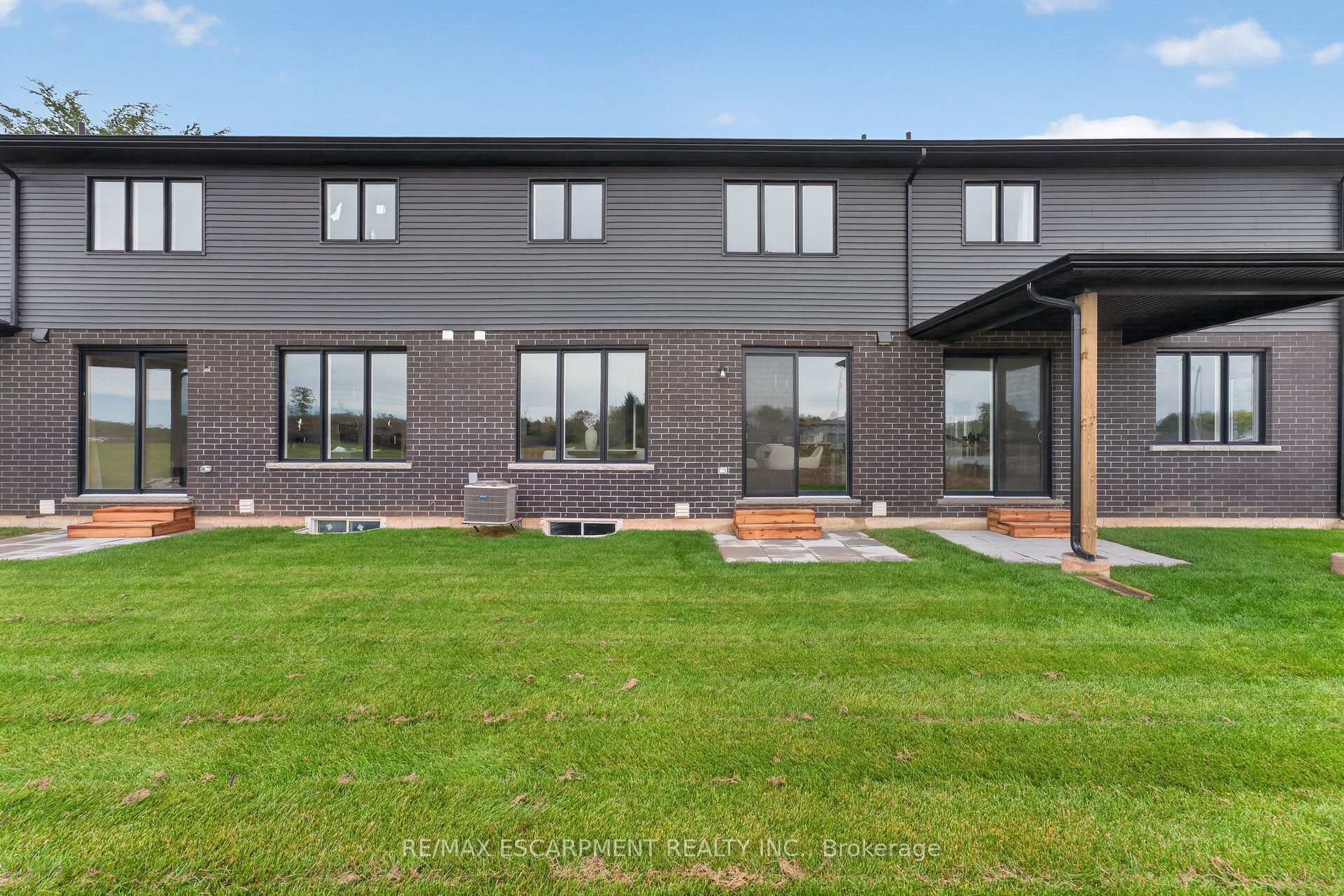 Photo 38 of 957 Clare Avenue, Welland, N. Welland — HOMEH