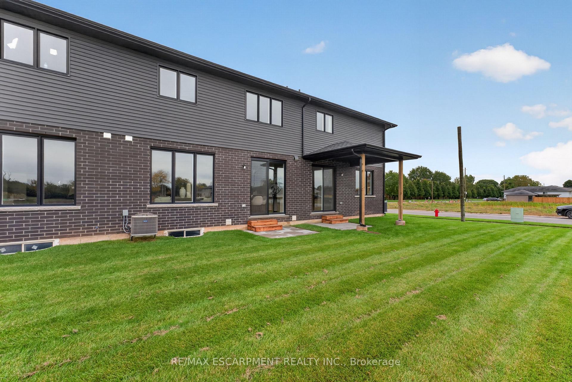 Photo 39 of 957 Clare Avenue, Welland, N. Welland — HOMEH