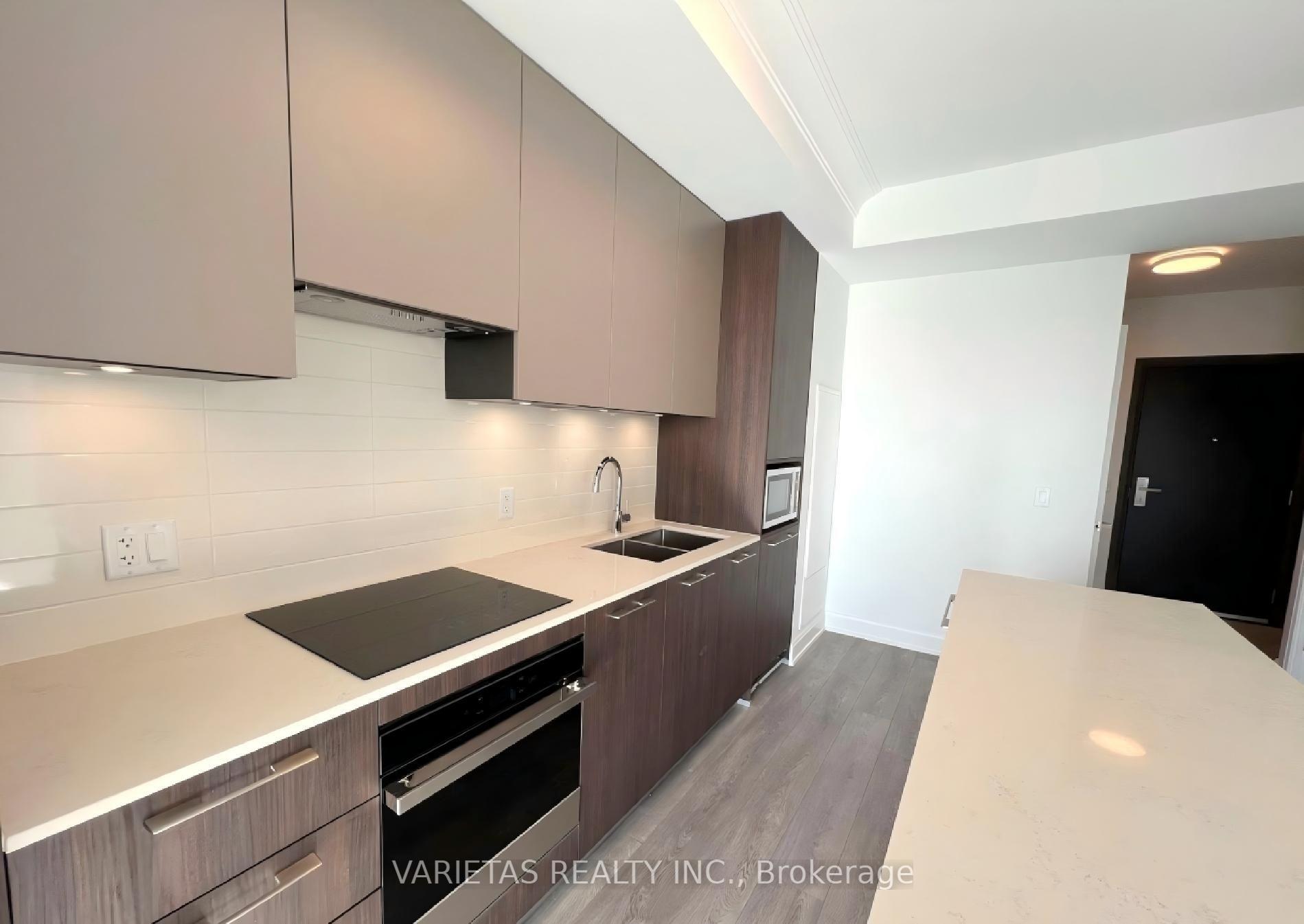 Photo 3 of Unit 1006, 8 Water Walk Drive, Markham, Unionville — HOMEH