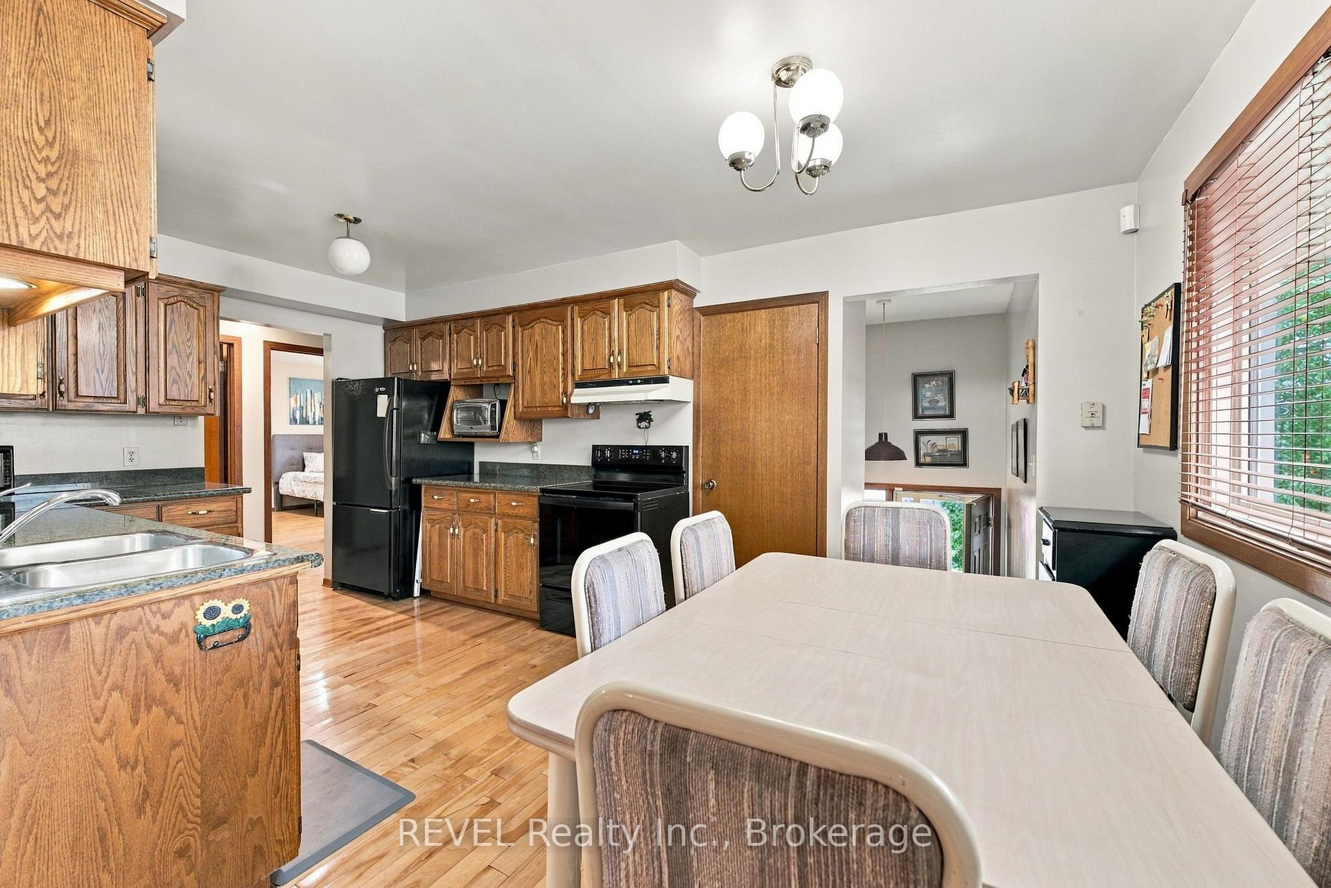 Photo 17 of 10 Michelle Drive, St. Catharines, Grapeview — HOMEH