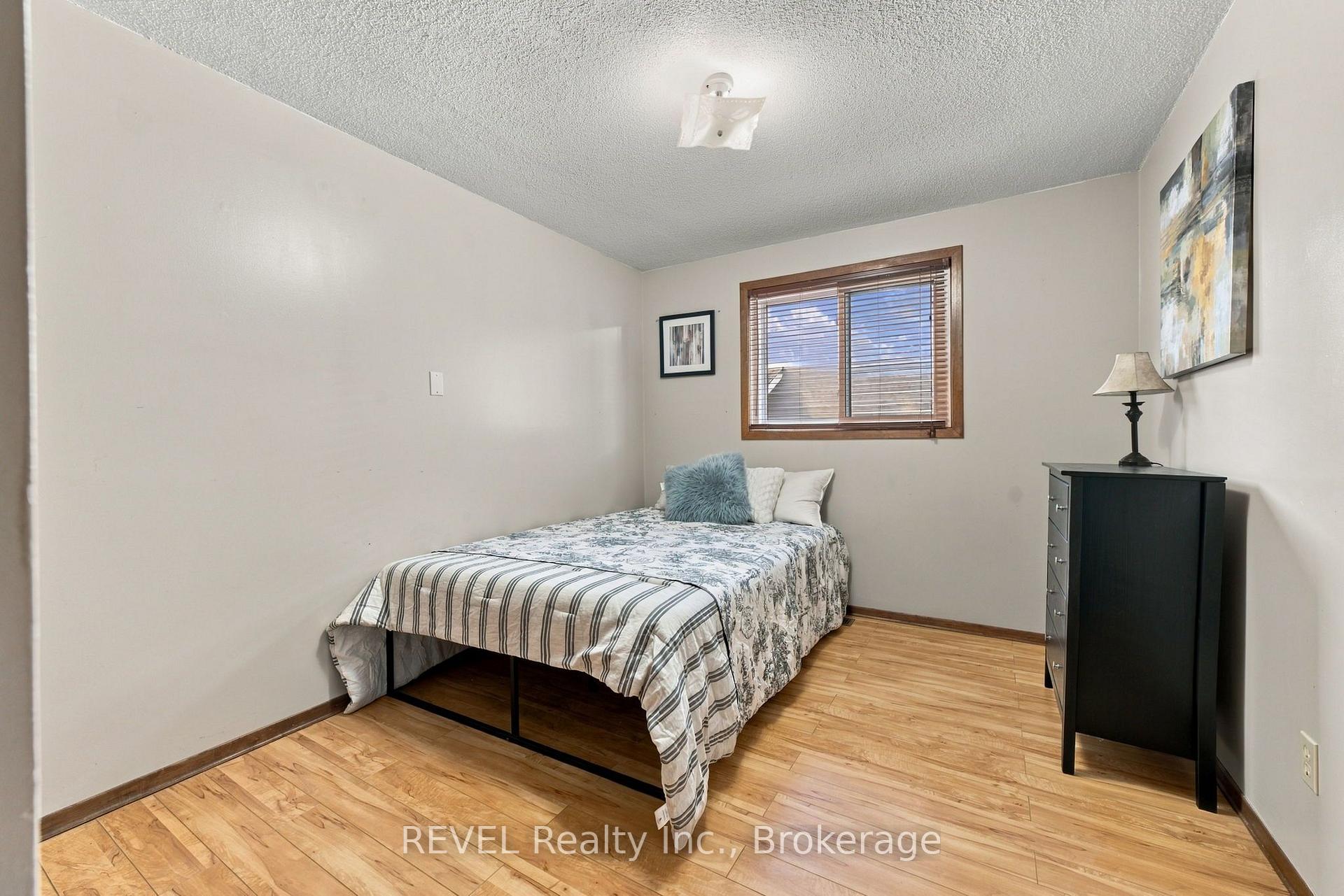 Photo 20 of 10 Michelle Drive, St. Catharines, Grapeview — HOMEH