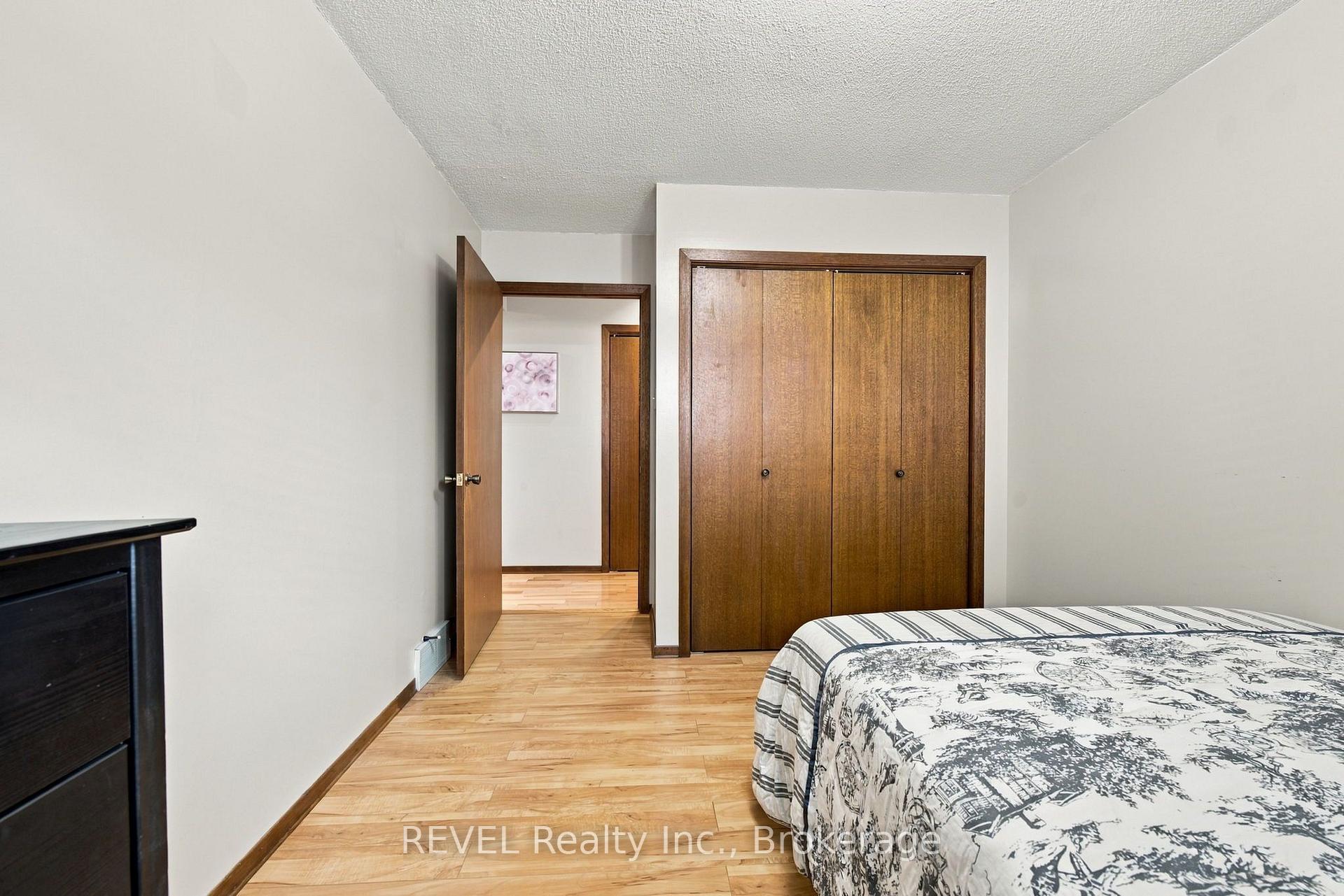 Photo 21 of 10 Michelle Drive, St. Catharines, Grapeview — HOMEH
