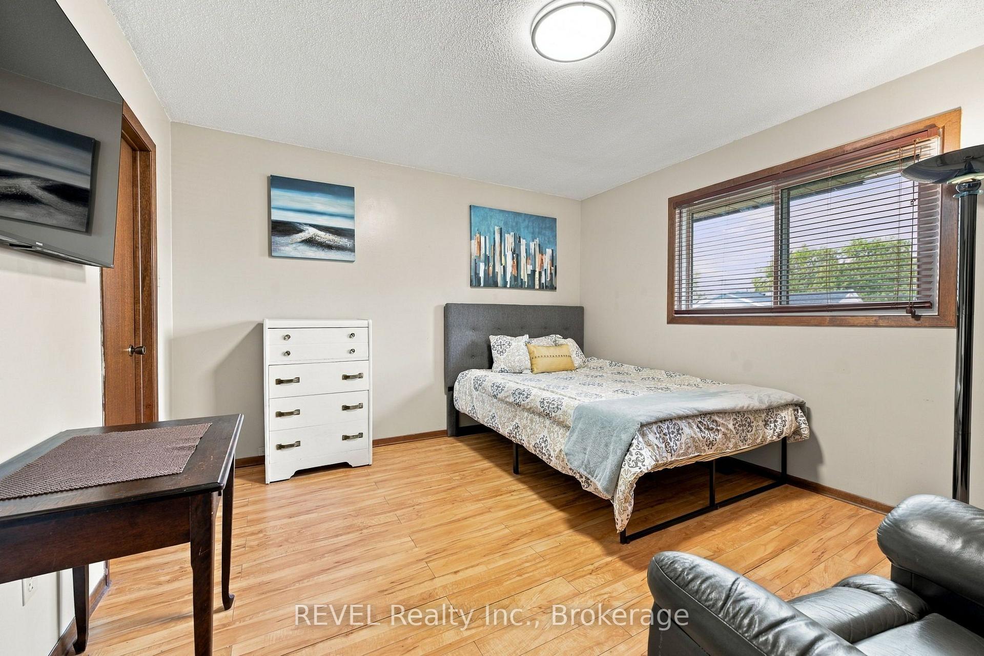 Photo 23 of 10 Michelle Drive, St. Catharines, Grapeview — HOMEH