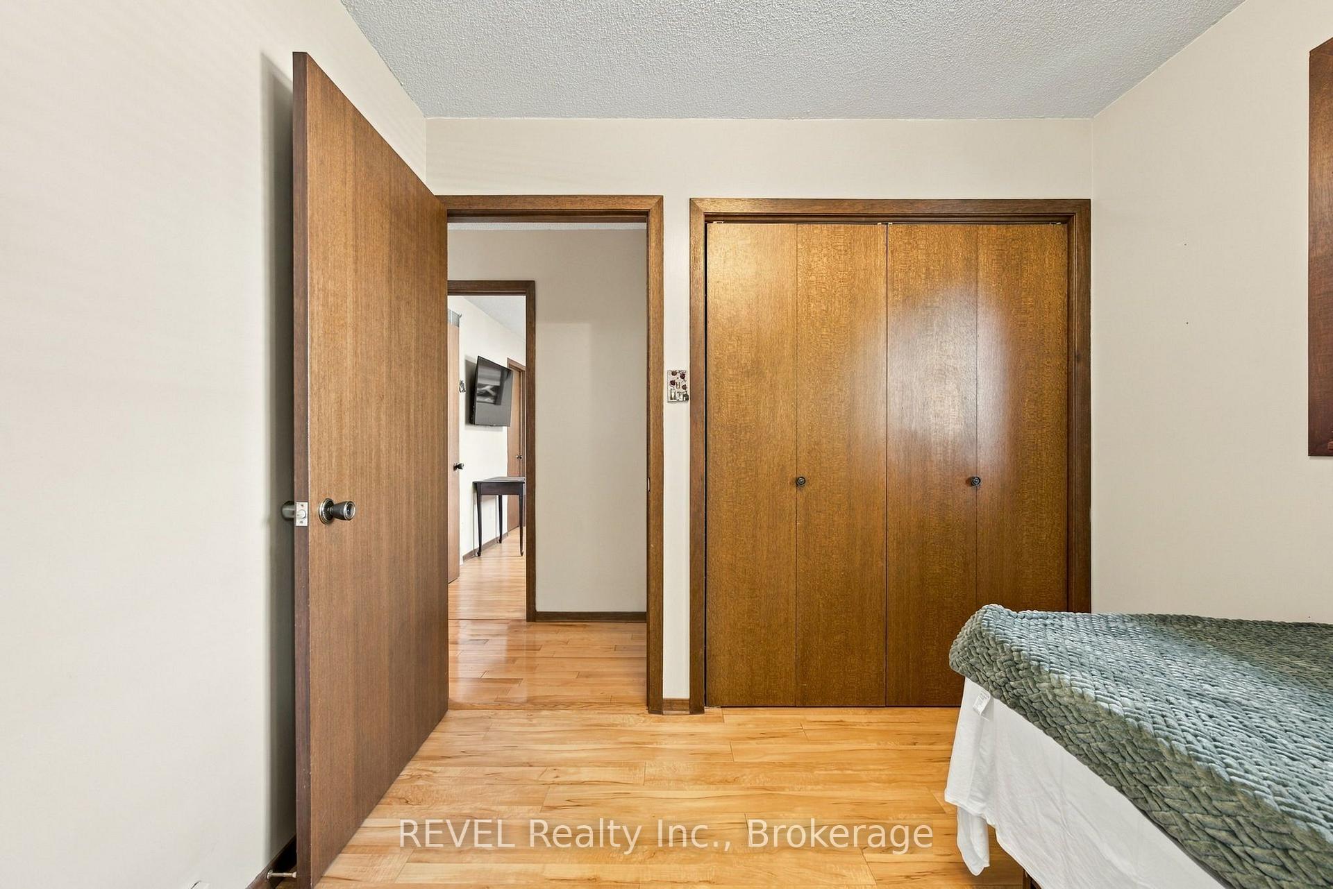 Photo 26 of 10 Michelle Drive, St. Catharines, Grapeview — HOMEH