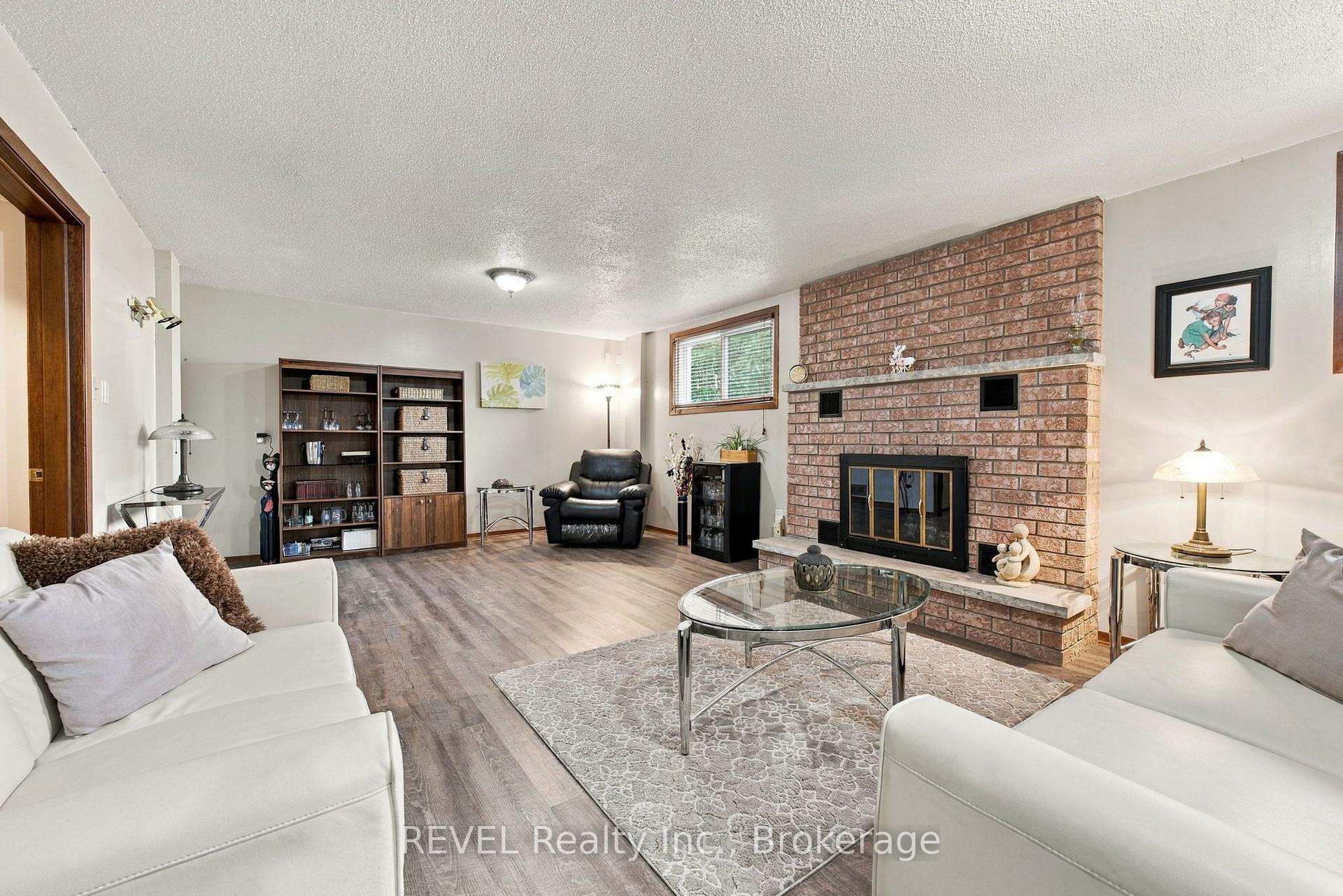 Photo 29 of 10 Michelle Drive, St. Catharines, Grapeview — HOMEH