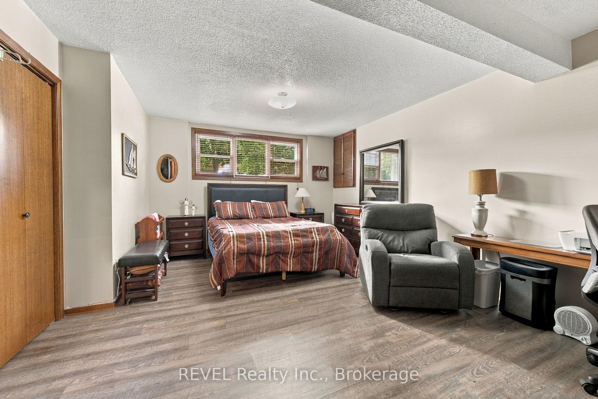 Photo 33 of 10 Michelle Drive, St. Catharines, Grapeview — HOMEH