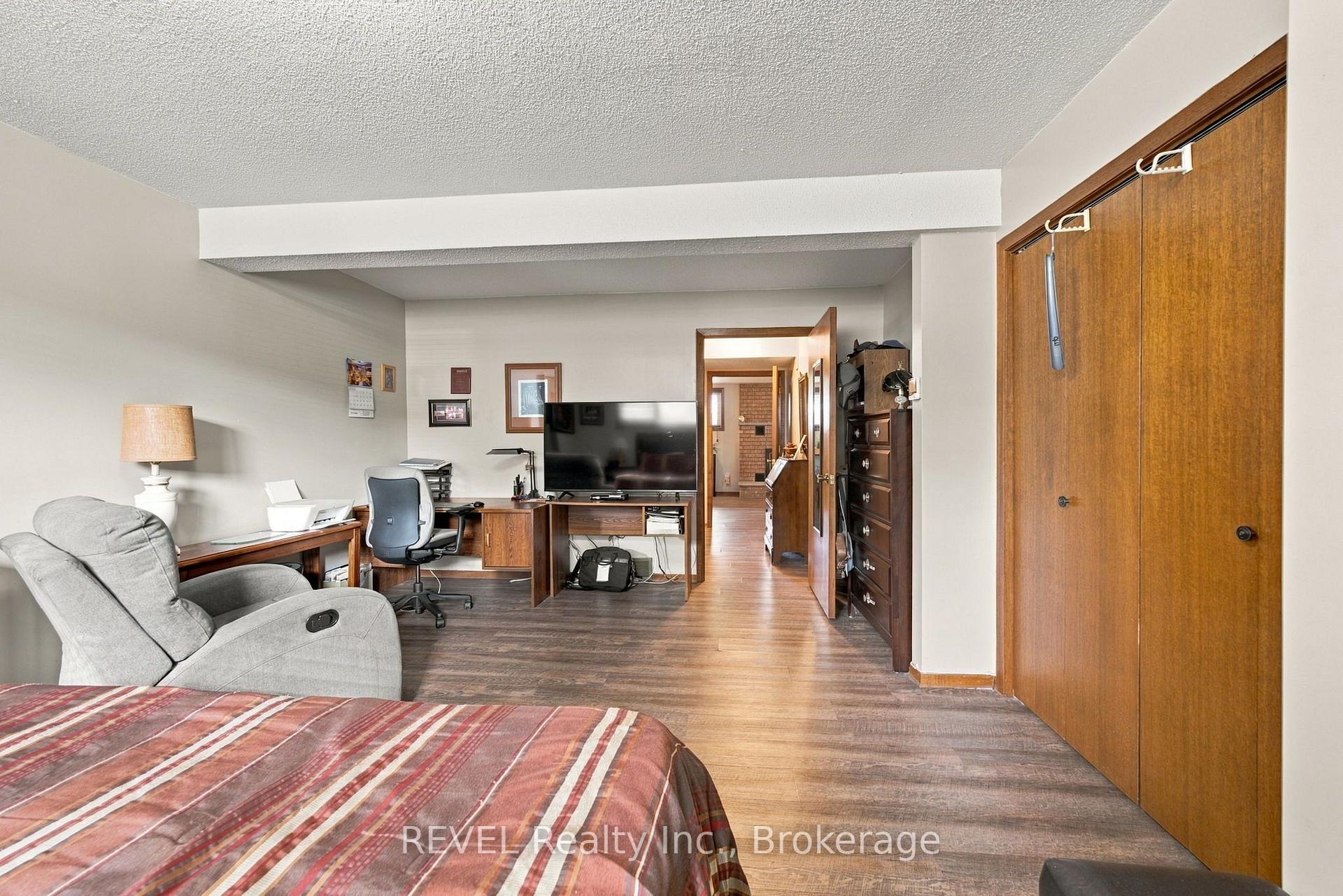 Photo 34 of 10 Michelle Drive, St. Catharines, Grapeview — HOMEH
