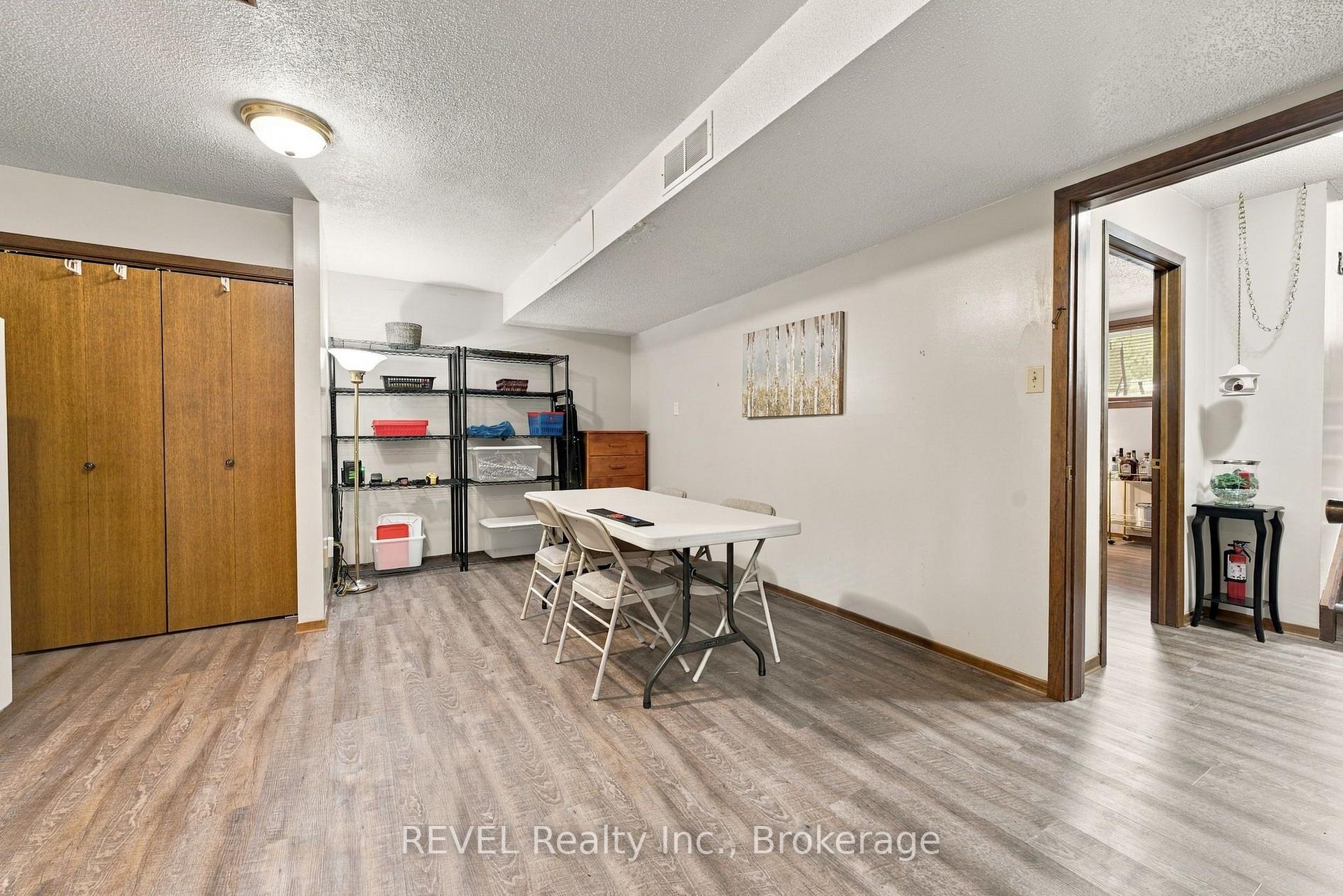 Photo 36 of 10 Michelle Drive, St. Catharines, Grapeview — HOMEH