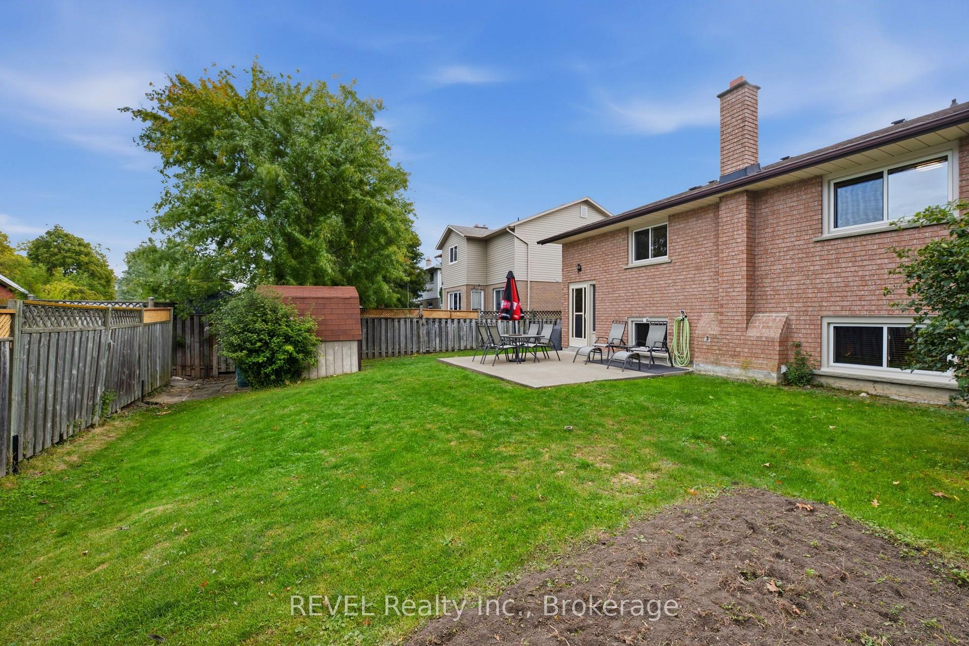 Photo 38 of 10 Michelle Drive, St. Catharines, Grapeview — HOMEH