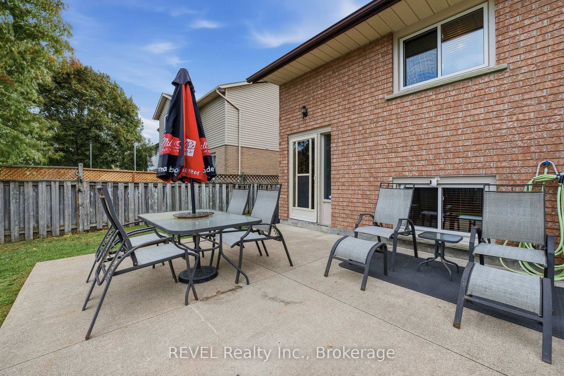Photo 39 of 10 Michelle Drive, St. Catharines, Grapeview — HOMEH