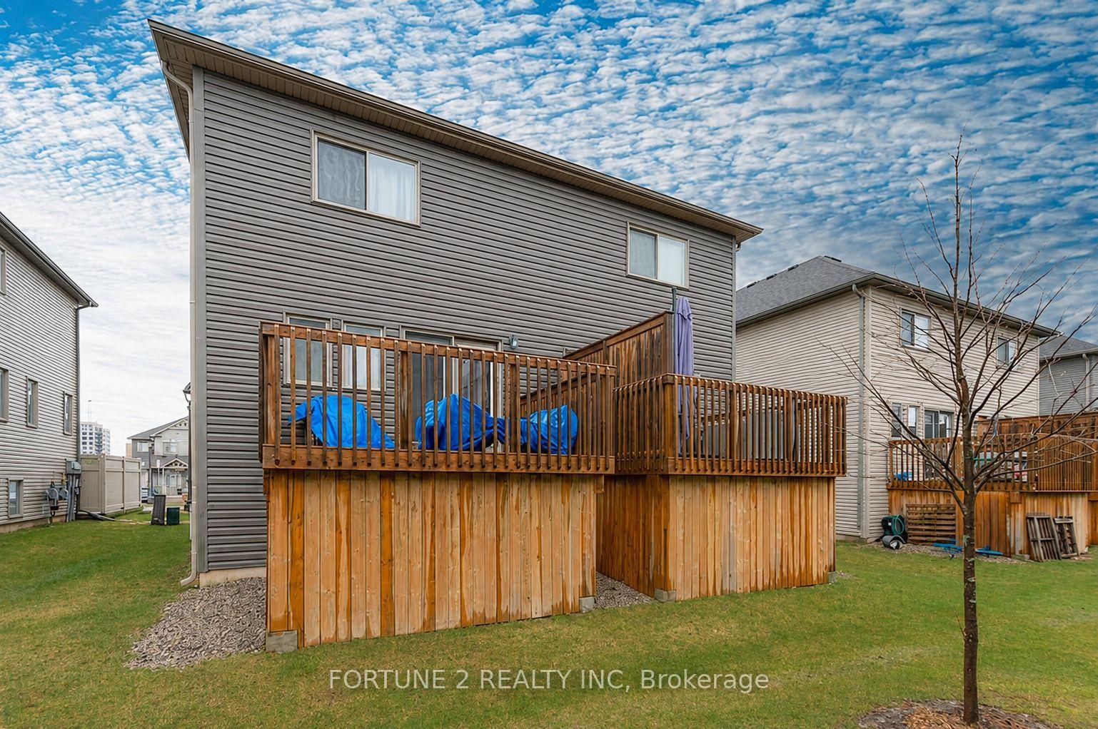 Photo 7 of Unit 11, 3200 Singleton Avenue, London, South W — HOMEH