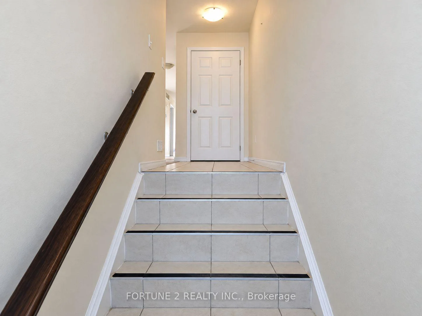 Photo 4 of Unit 11, 3200 Singleton Avenue, London, South W — HOMEH