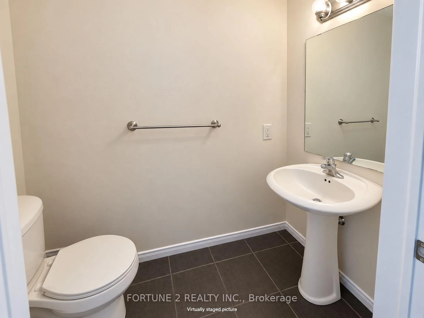 Photo 9 of Unit 11, 3200 Singleton Avenue, London, South W — HOMEH