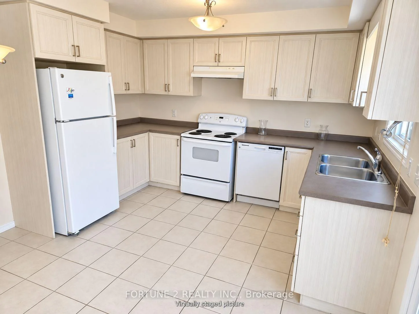 Photo 11 of Unit 11, 3200 Singleton Avenue, London, South W — HOMEH