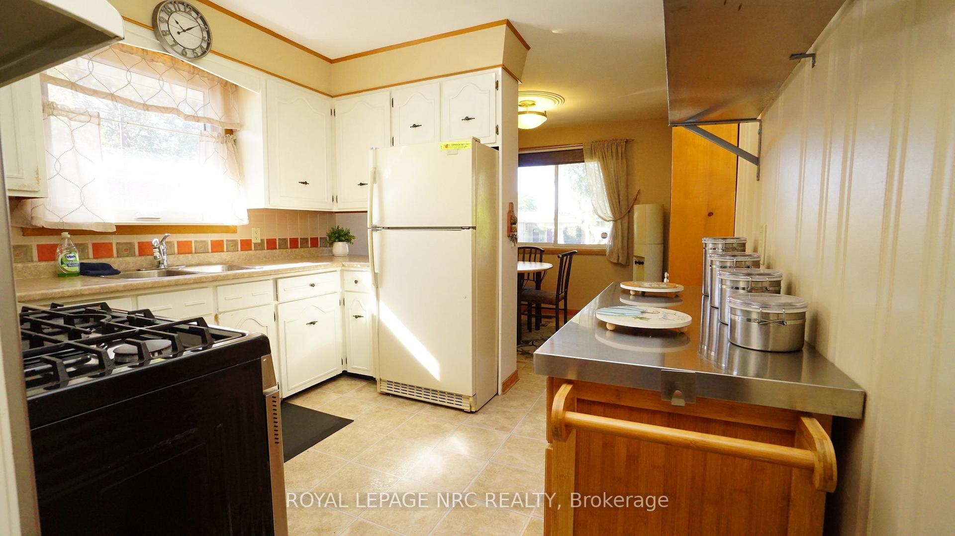 Photo 26 of 7030 Whitman Avenue, Niagara Falls, Arad/Fallsview — HOMEH