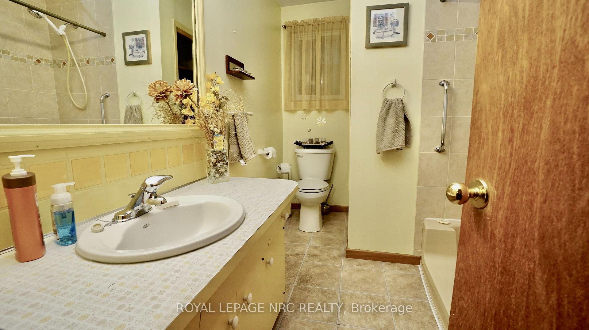 Photo 36 of 7030 Whitman Avenue, Niagara Falls, Arad/Fallsview — HOMEH