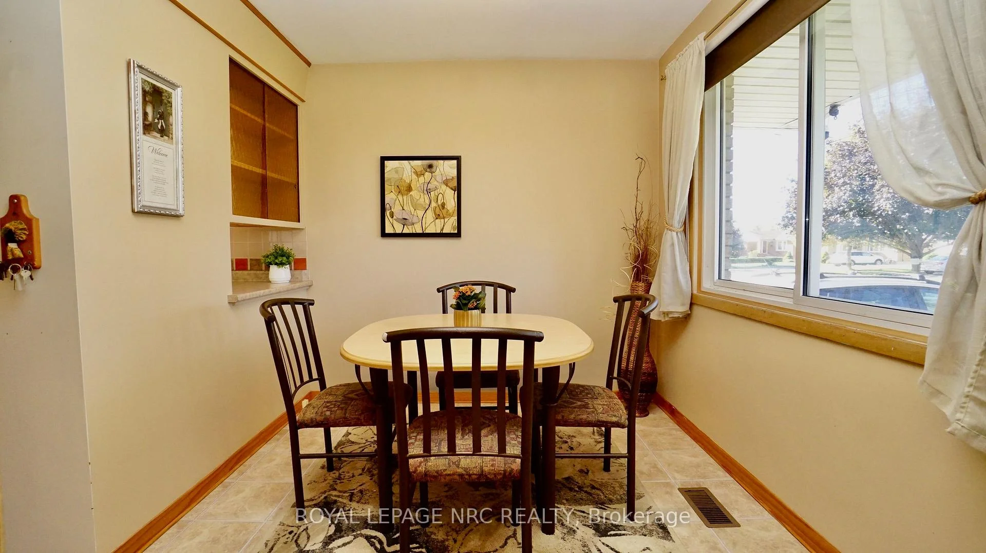 Photo 18 of 7030 Whitman Avenue, Niagara Falls, Arad/Fallsview — HOMEH