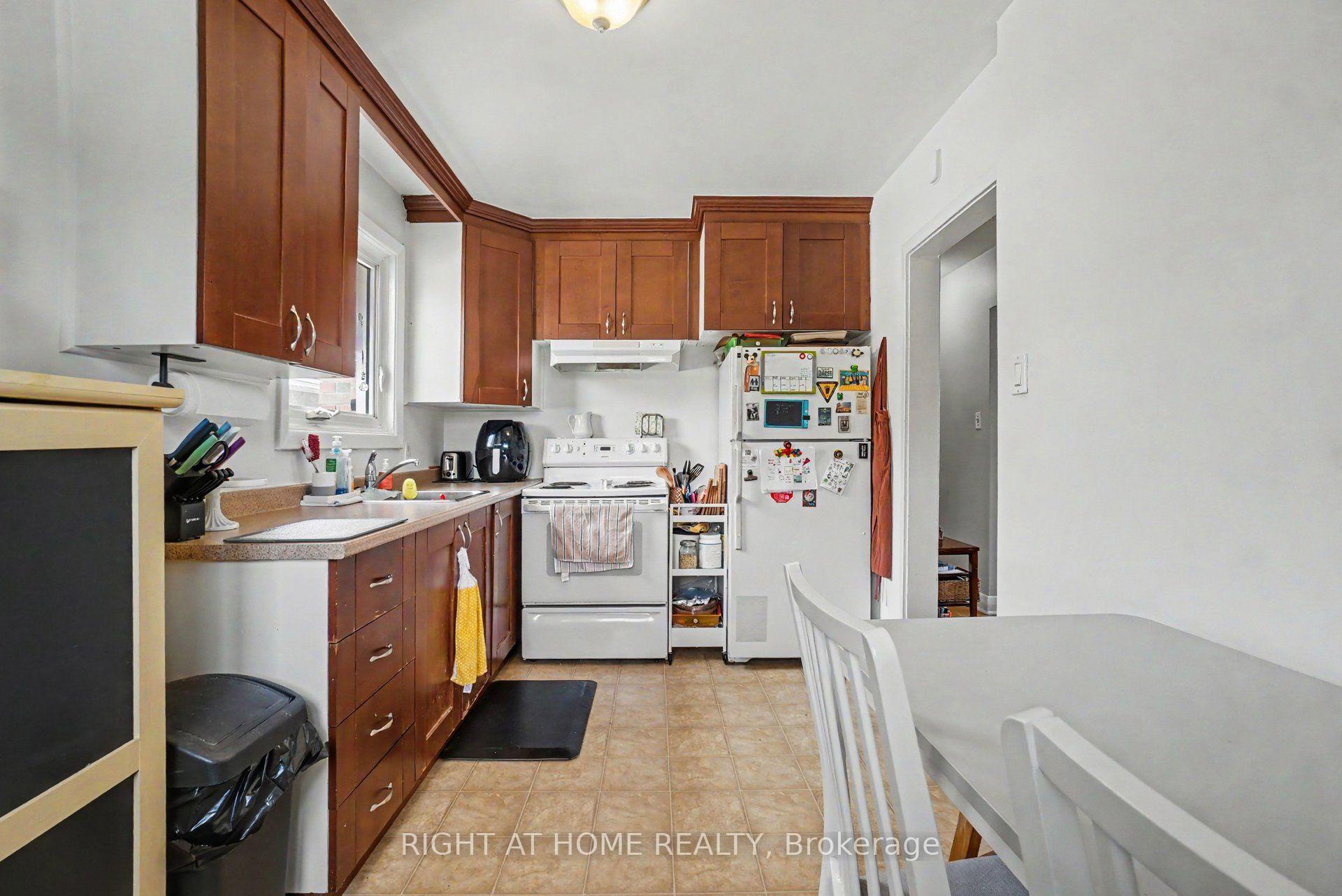 Photo 6 of Unit 1, 707 Edison Avenue, Ottawa, Westboro/Hampton Park — HOMEH