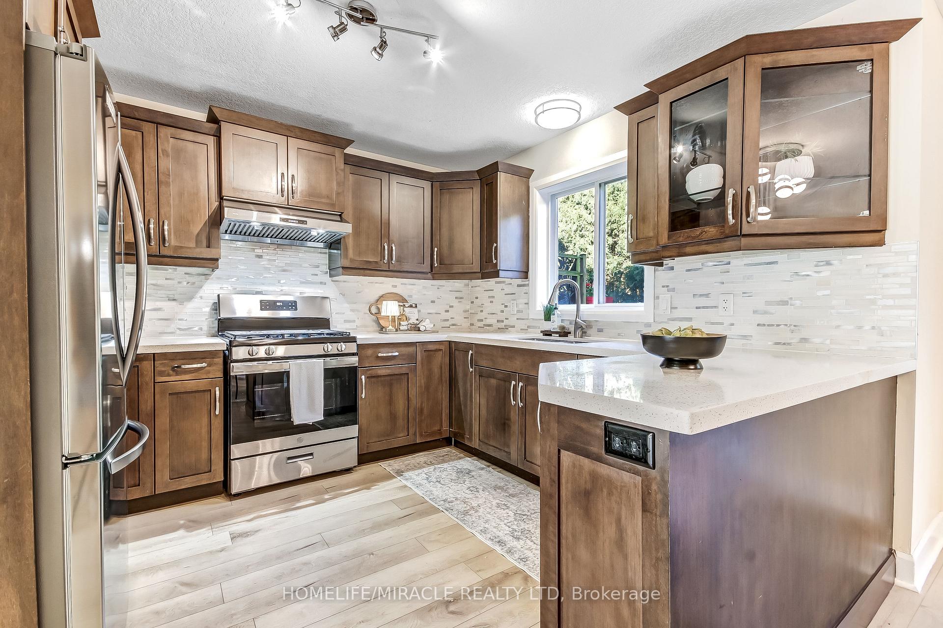 Photo 5 of 23 Willis Avenue, Strathroy-Caradoc, SE — HOMEH