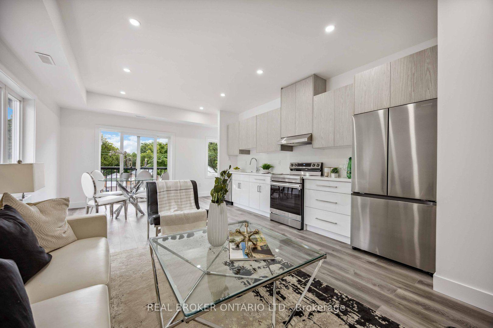 Photo 2 of Unit 4, 14 Hatfield Crescent, Etobicoke, Elms-Old Rexdale — HOMEH