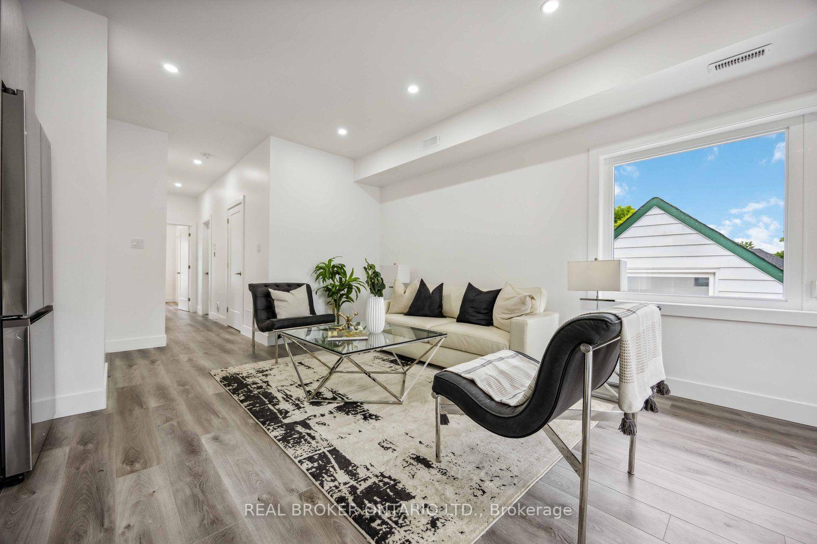 Photo 3 of Unit 4, 14 Hatfield Crescent, Etobicoke, Elms-Old Rexdale — HOMEH