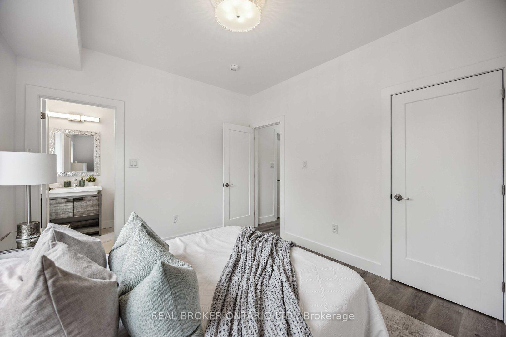 Photo 6 of Unit 4, 14 Hatfield Crescent, Etobicoke, Elms-Old Rexdale — HOMEH