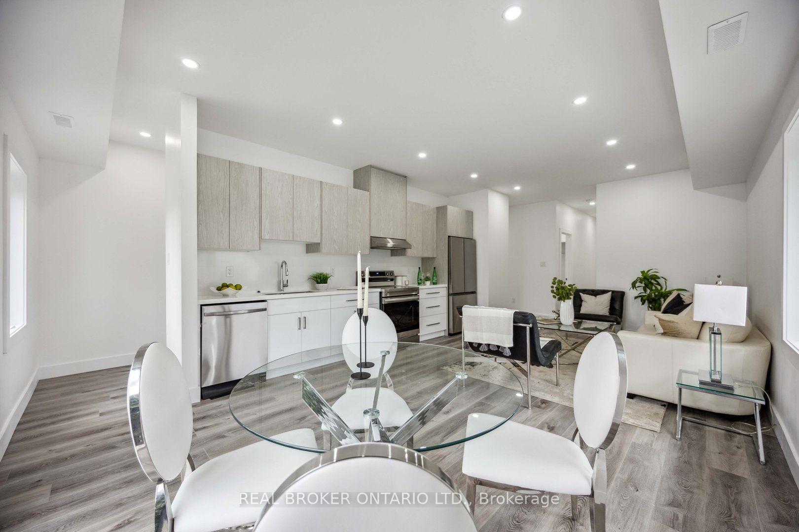 Photo 7 of Unit 4, 14 Hatfield Crescent, Etobicoke, Elms-Old Rexdale — HOMEH