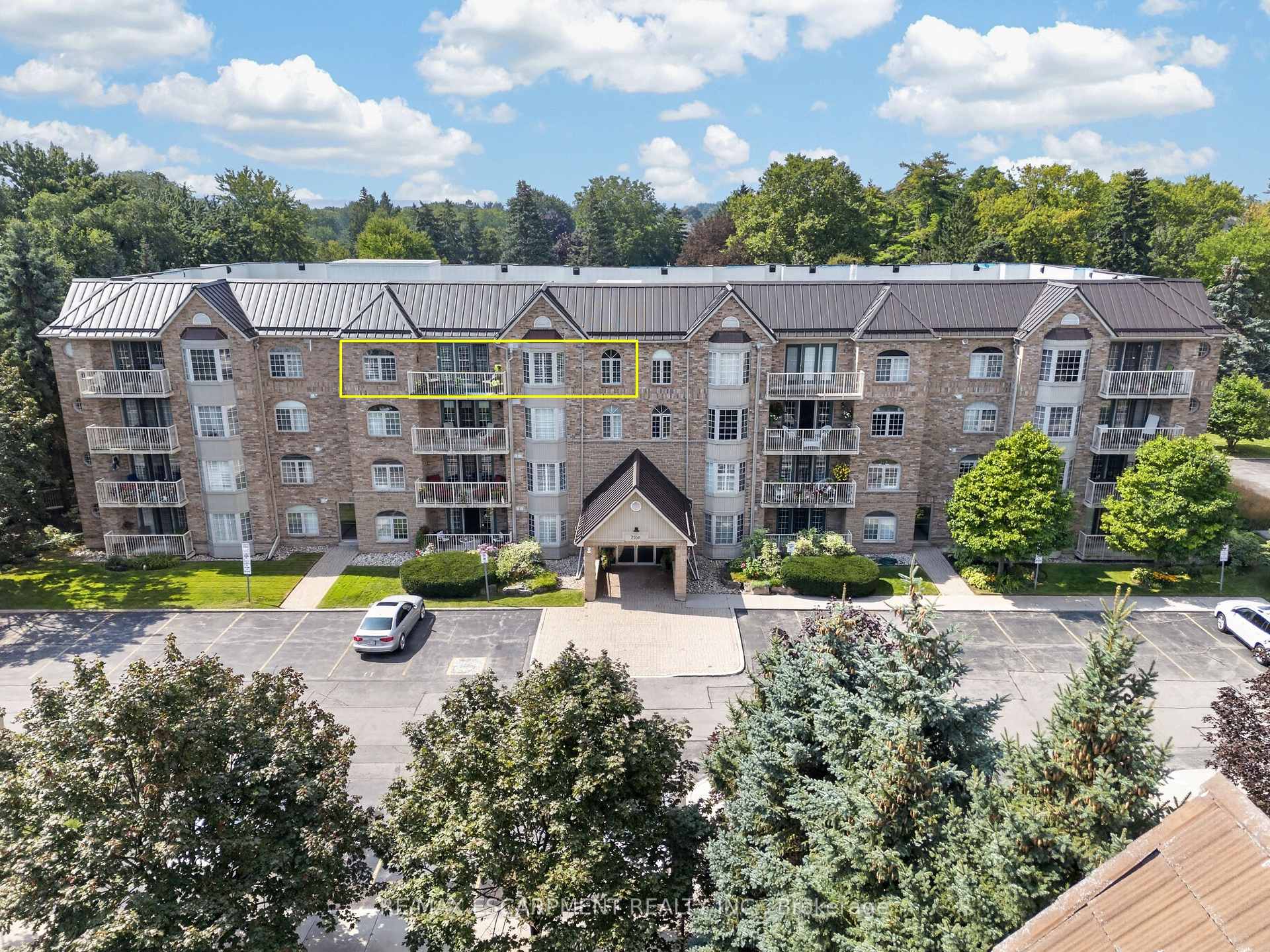 Photo 3 of Unit B404, 216 Plains Road W, Burlington, Bayview — HOMEH