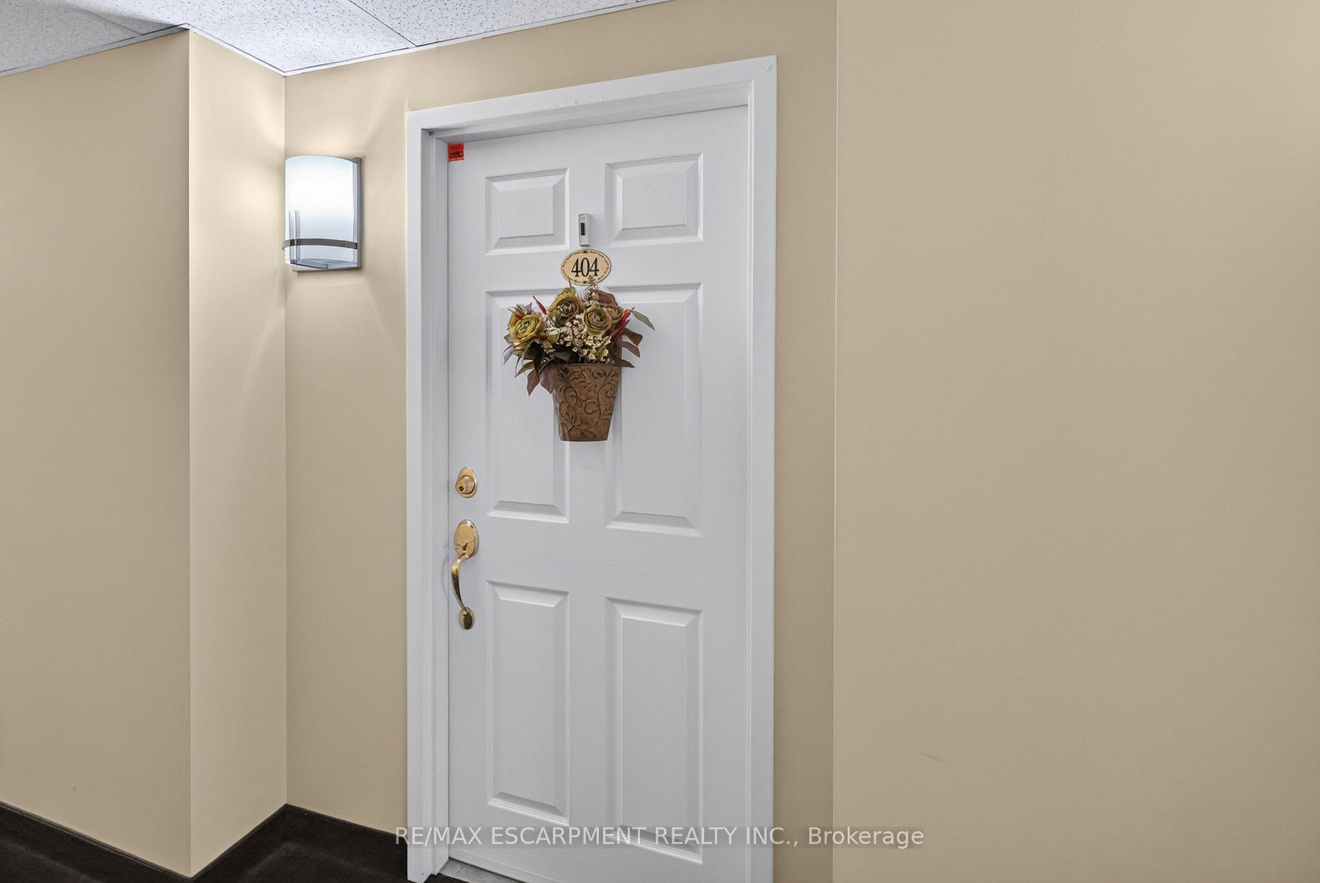Photo 6 of Unit B404, 216 Plains Road W, Burlington, Bayview — HOMEH