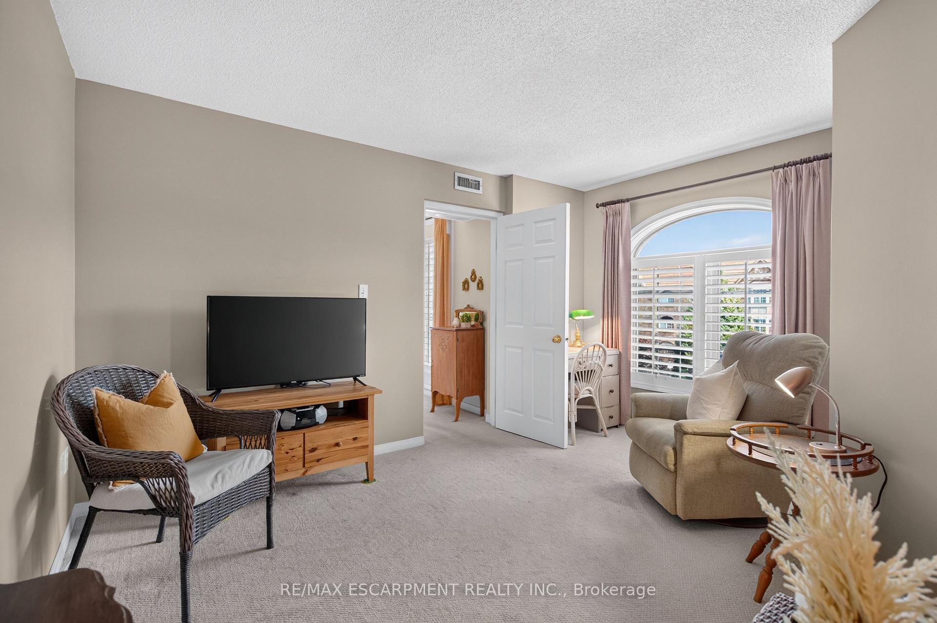 Photo 17 of Unit B404, 216 Plains Road W, Burlington, Bayview — HOMEH