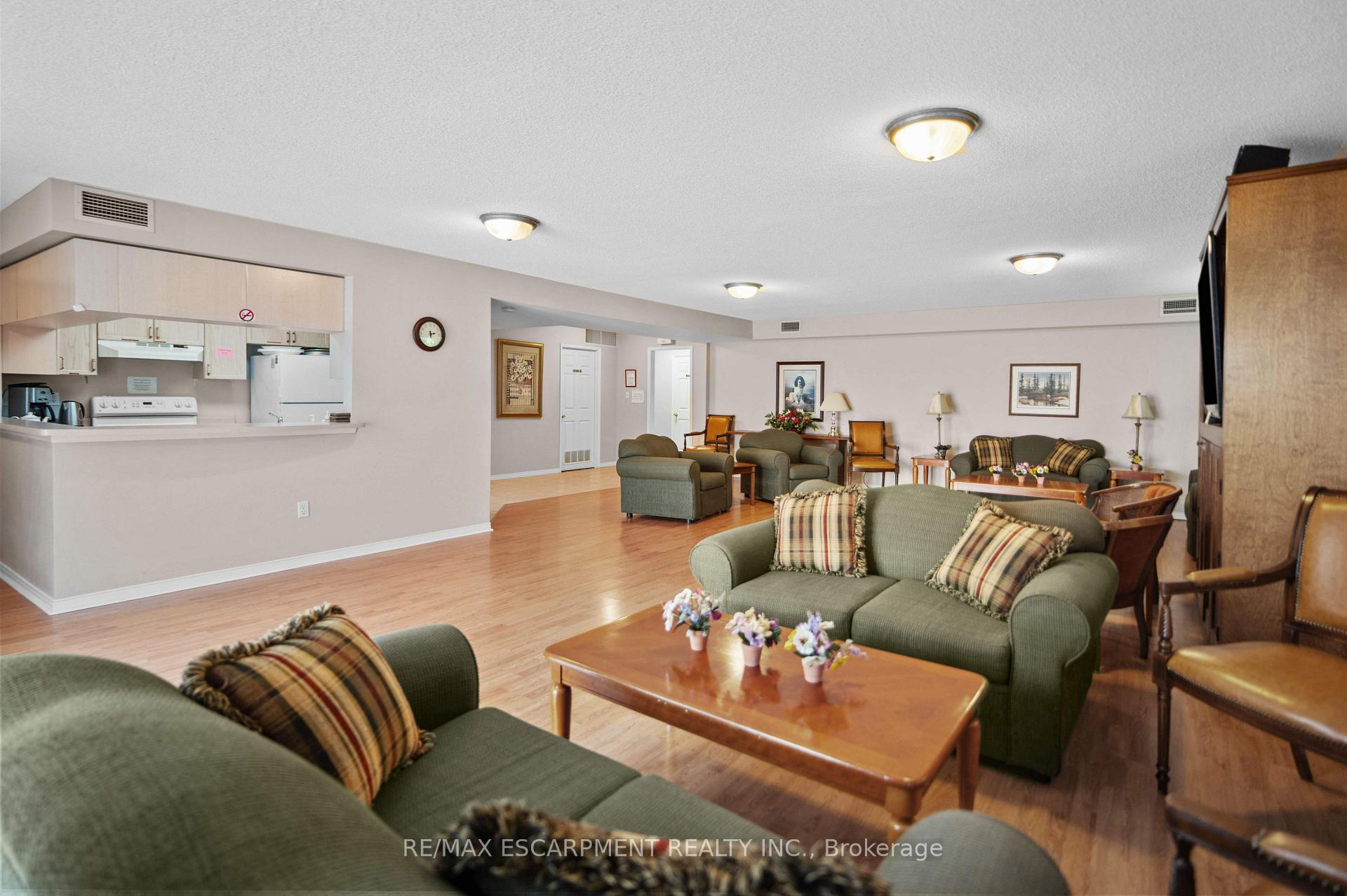Photo 28 of Unit B404, 216 Plains Road W, Burlington, Bayview — HOMEH