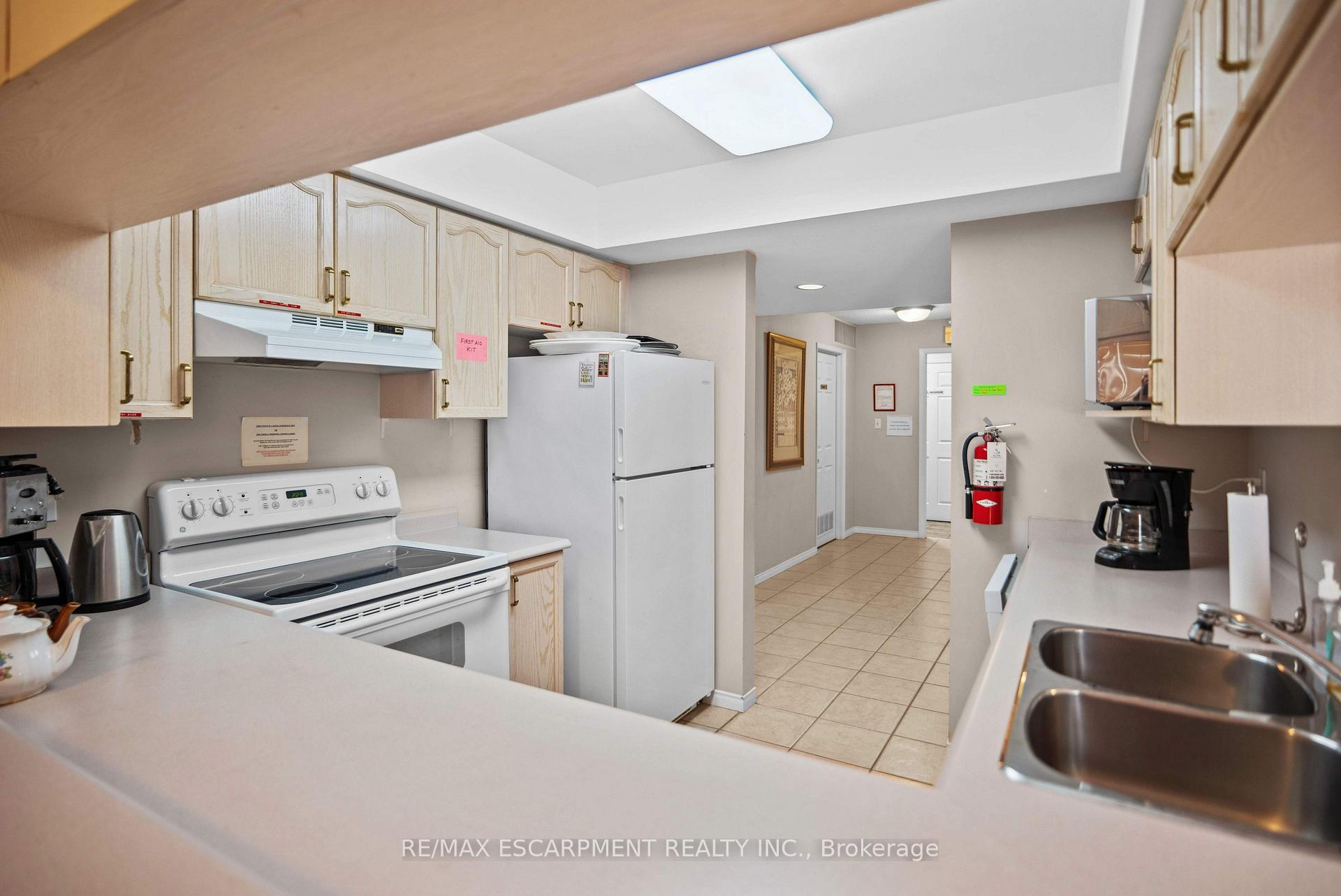 Photo 29 of Unit B404, 216 Plains Road W, Burlington, Bayview — HOMEH