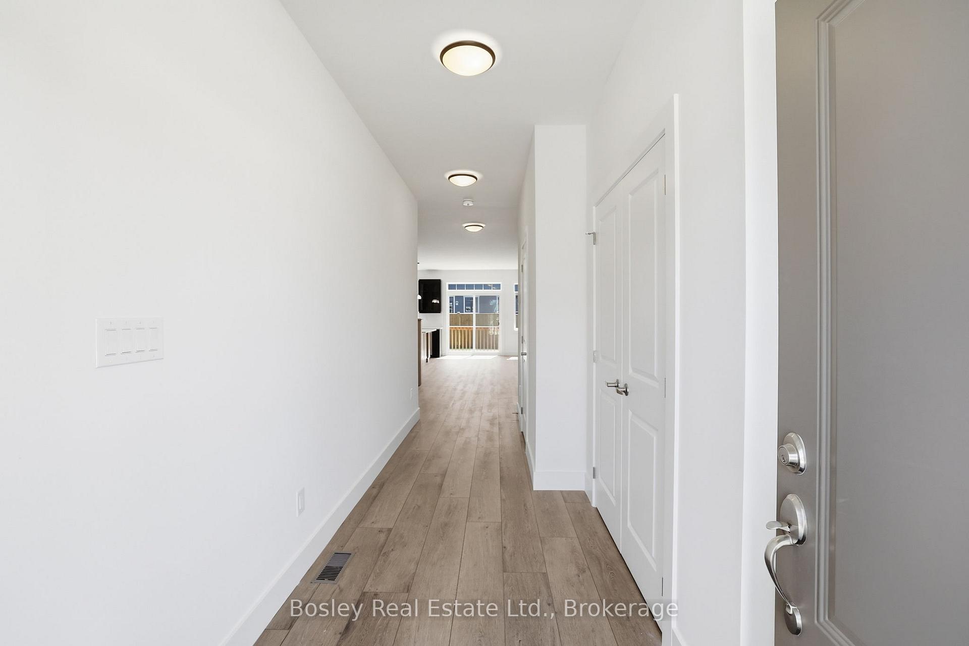 Photo 3 of 165 Sugar Maple Street, Blue Mountains — HOMEH