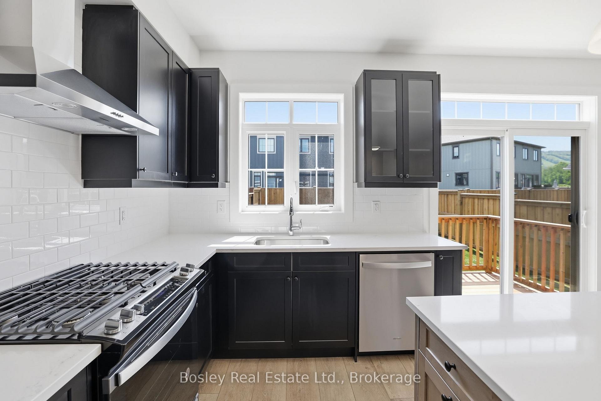 Photo 14 of 165 Sugar Maple Street, Blue Mountains — HOMEH