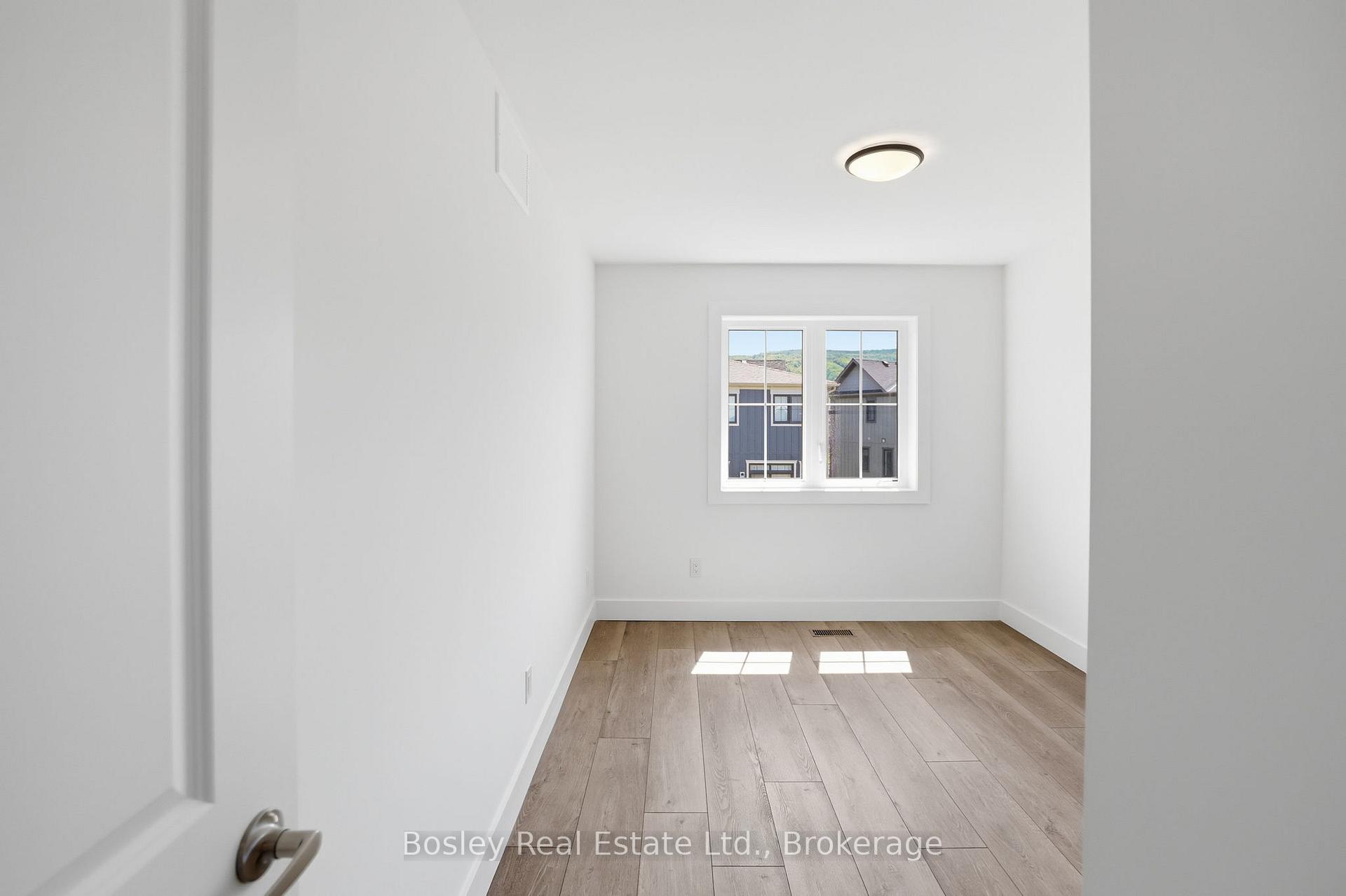 Photo 23 of 165 Sugar Maple Street, Blue Mountains — HOMEH