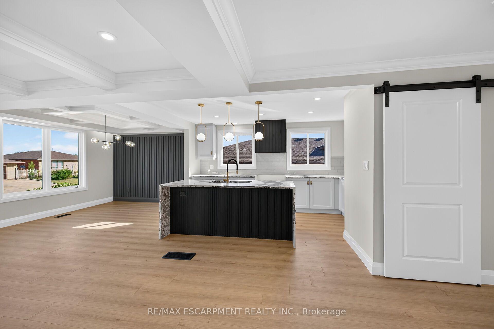 Photo 6 of 100 Marcella Crescent, Hamilton, Gershome — HOMEH