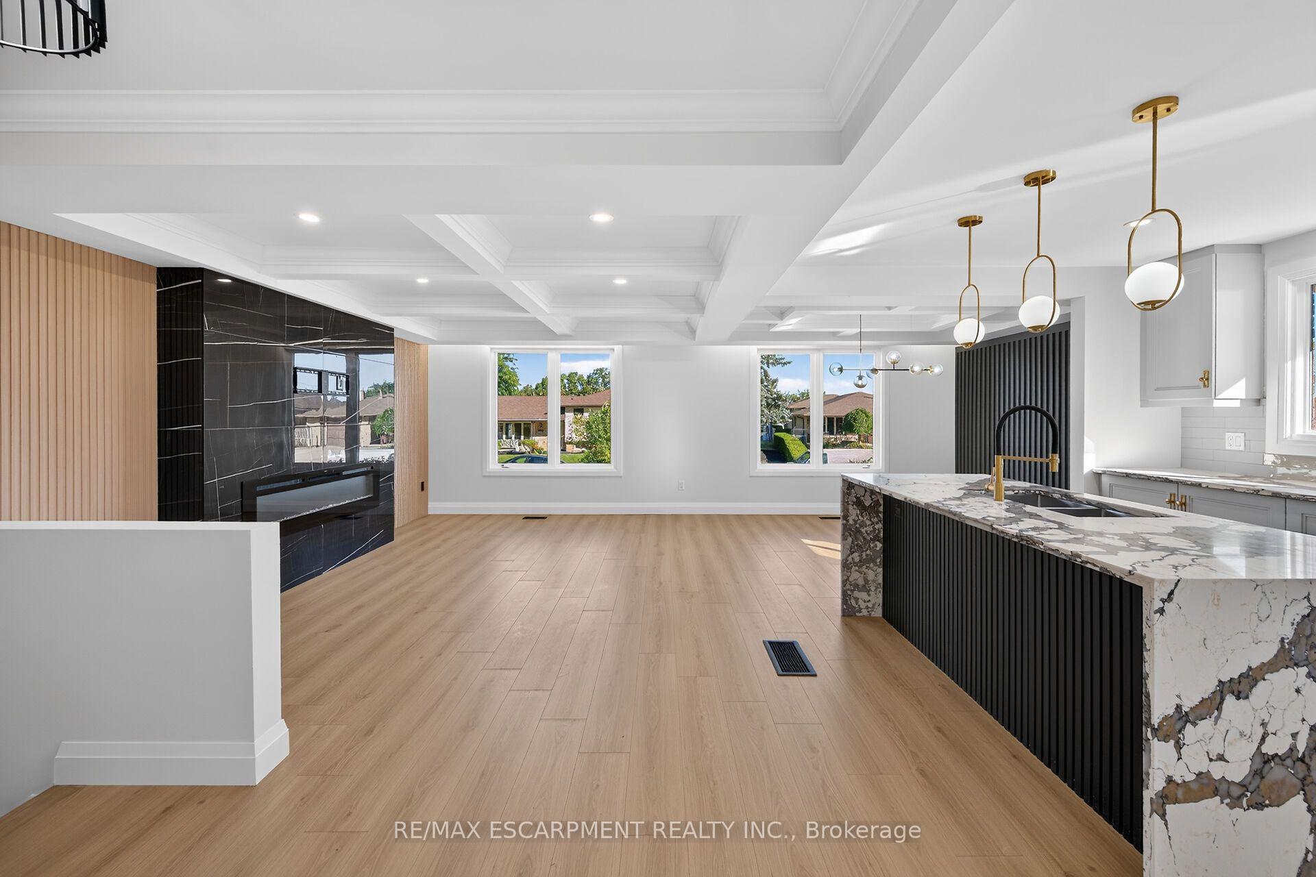 Photo 7 of 100 Marcella Crescent, Hamilton, Gershome — HOMEH