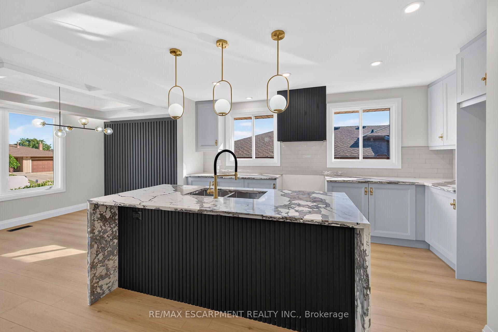 Photo 8 of 100 Marcella Crescent, Hamilton, Gershome — HOMEH