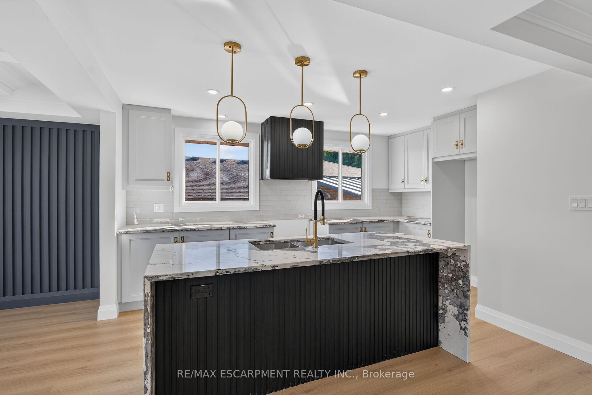 Photo 9 of 100 Marcella Crescent, Hamilton, Gershome — HOMEH
