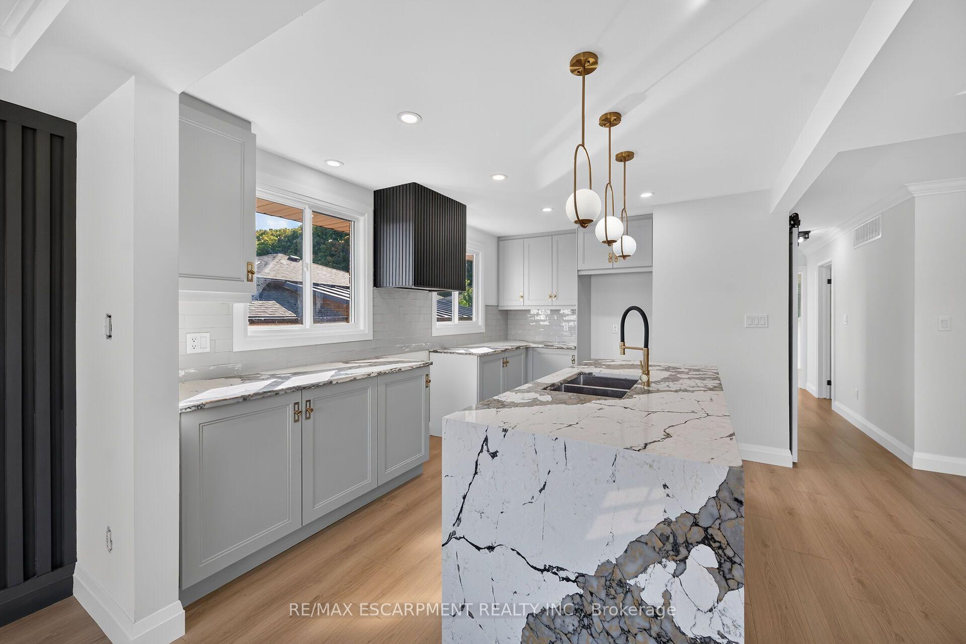 Photo 10 of 100 Marcella Crescent, Hamilton, Gershome — HOMEH