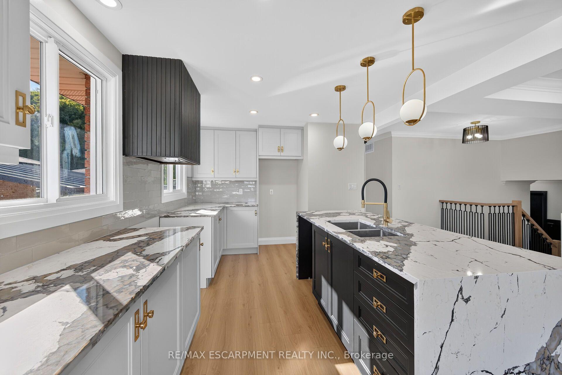 Photo 11 of 100 Marcella Crescent, Hamilton, Gershome — HOMEH