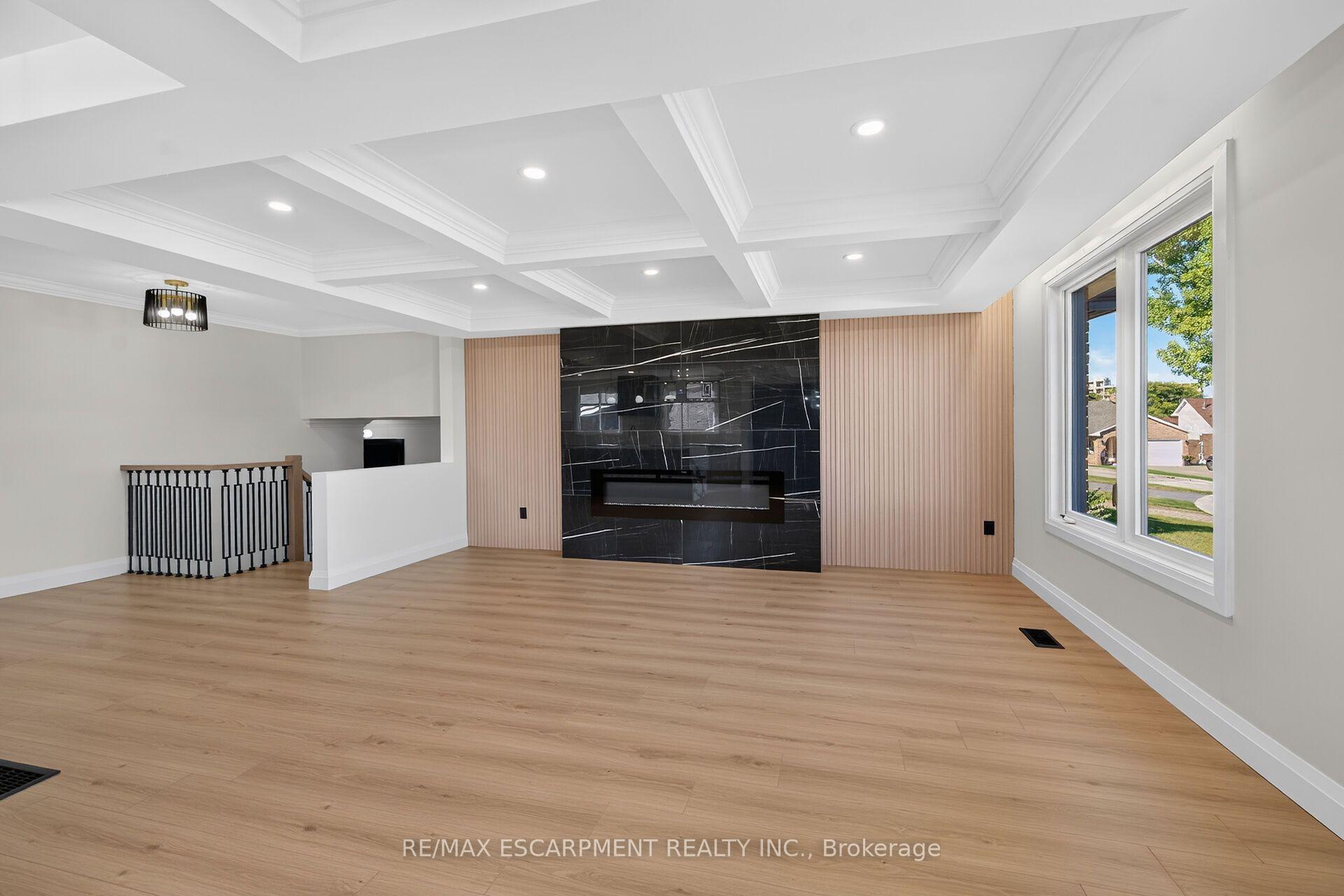 Photo 17 of 100 Marcella Crescent, Hamilton, Gershome — HOMEH