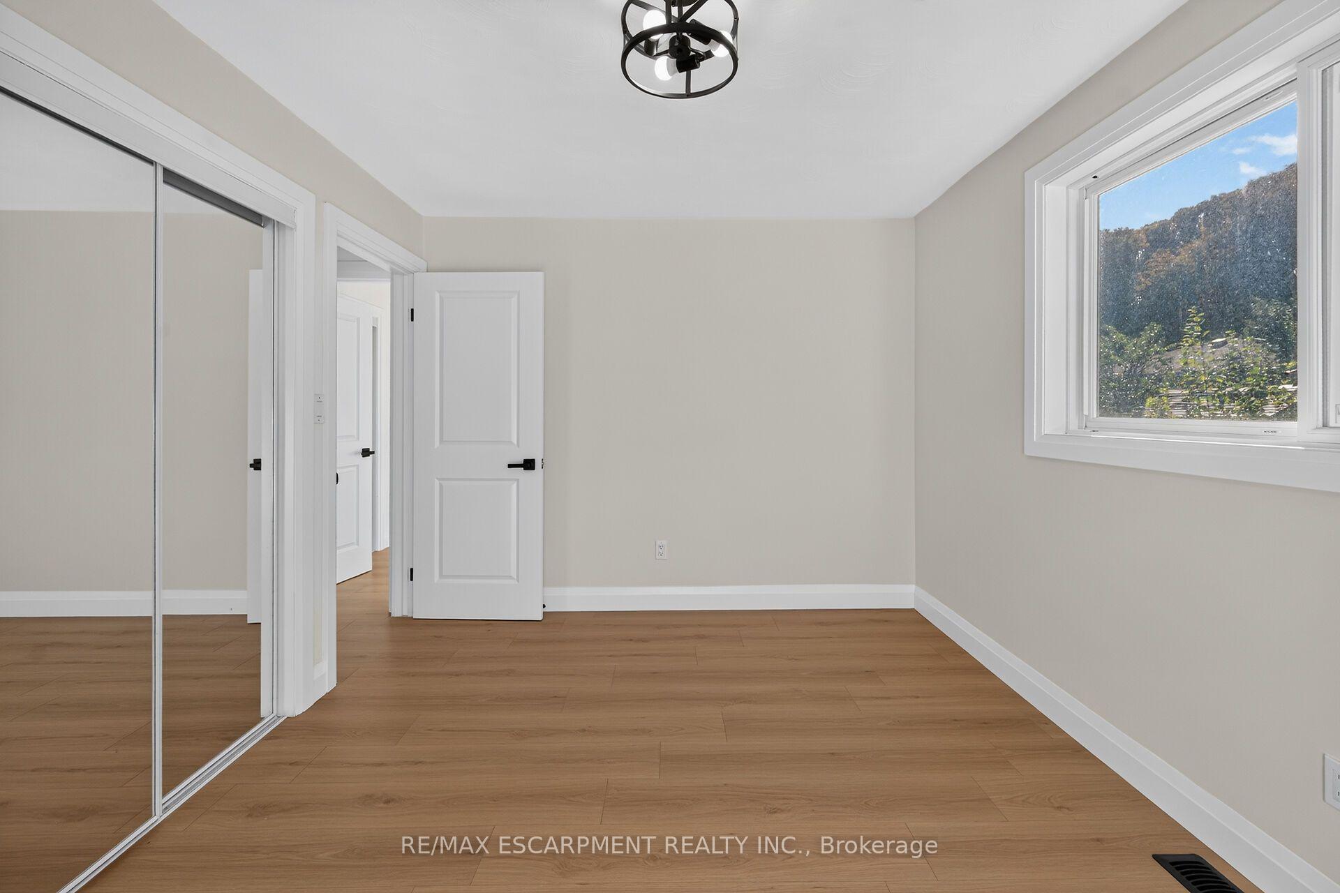 Photo 22 of 100 Marcella Crescent, Hamilton, Gershome — HOMEH