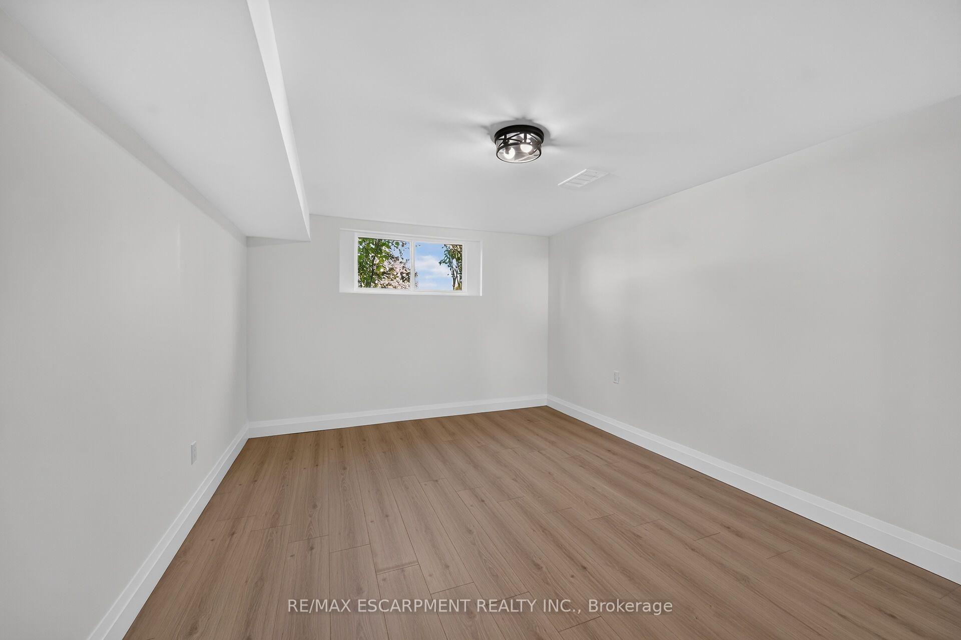 Photo 36 of 100 Marcella Crescent, Hamilton, Gershome — HOMEH