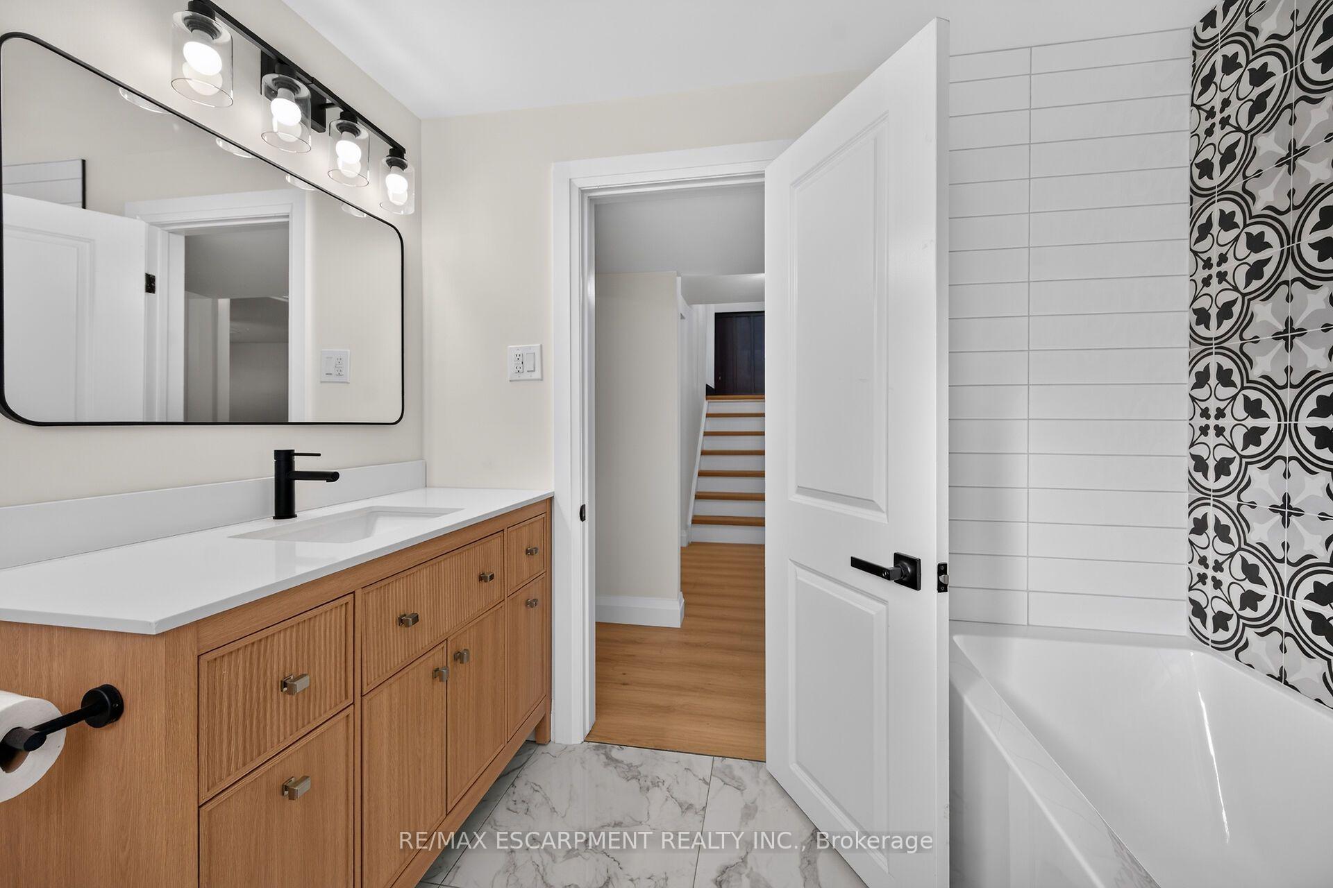Photo 39 of 100 Marcella Crescent, Hamilton, Gershome — HOMEH