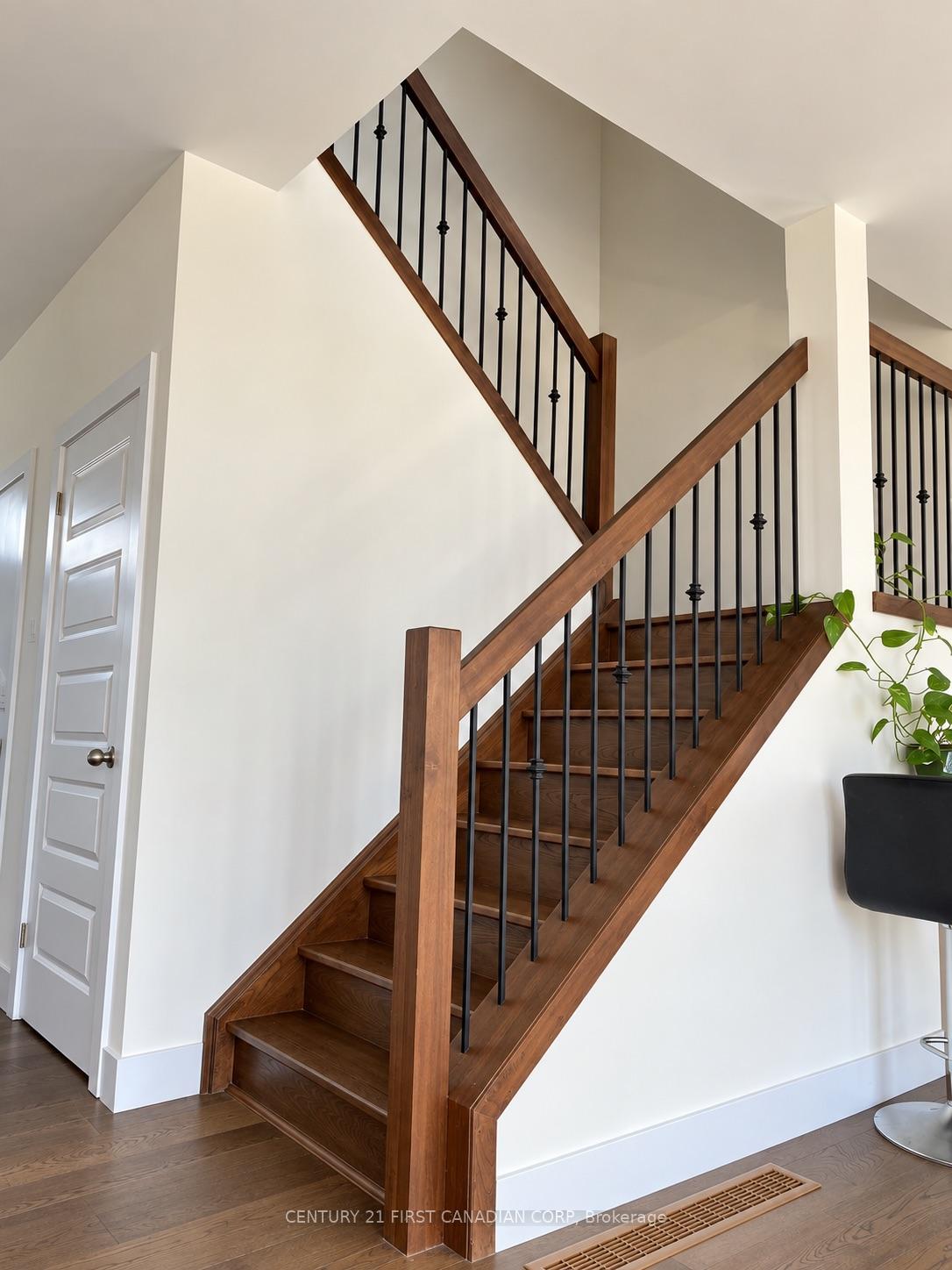 Photo 5 of Unit 19, 1820 Canvas Way, London, North B — HOMEH