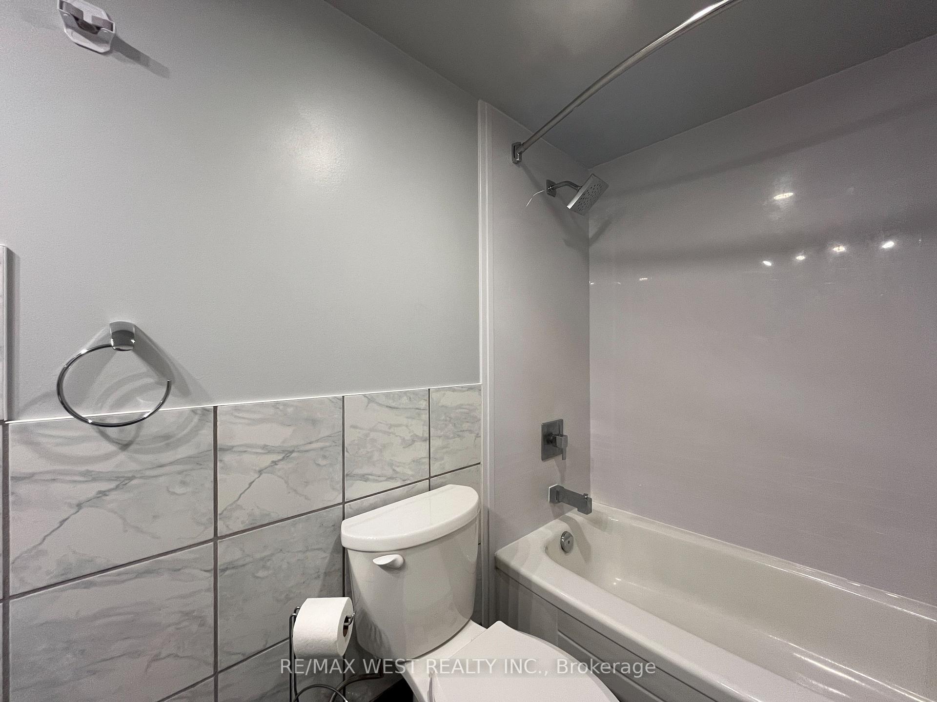 Photo 9 of Unit 1007, 300 Webb Drive, Mississauga, City Centre — HOMEH