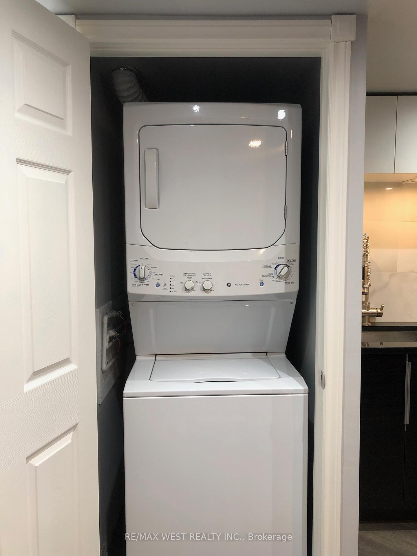 Photo 12 of Unit 1007, 300 Webb Drive, Mississauga, City Centre — HOMEH