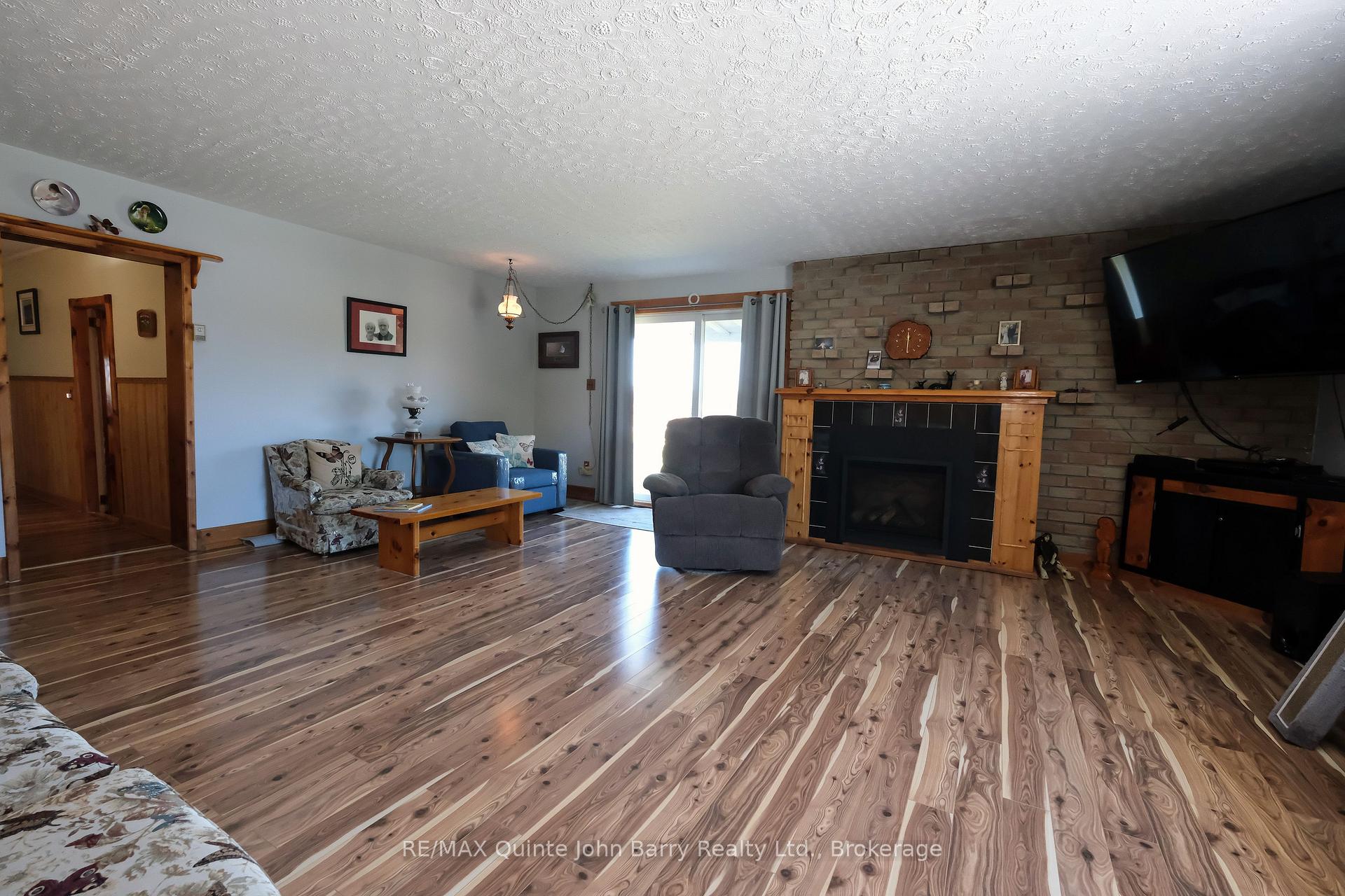 Photo 9 of 190 Downs Road, Quinte West, Murray Ward — HOMEH