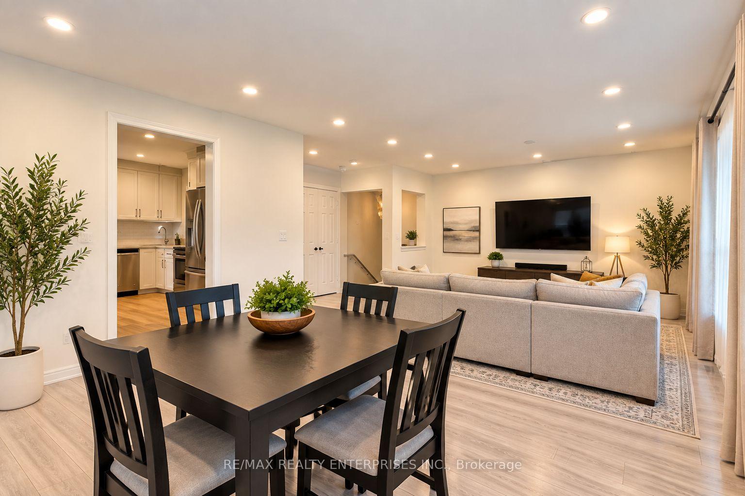 Photo 3 of 16 Warbeck Place, Etobicoke, Kingsview Village-The Westway — HOMEH